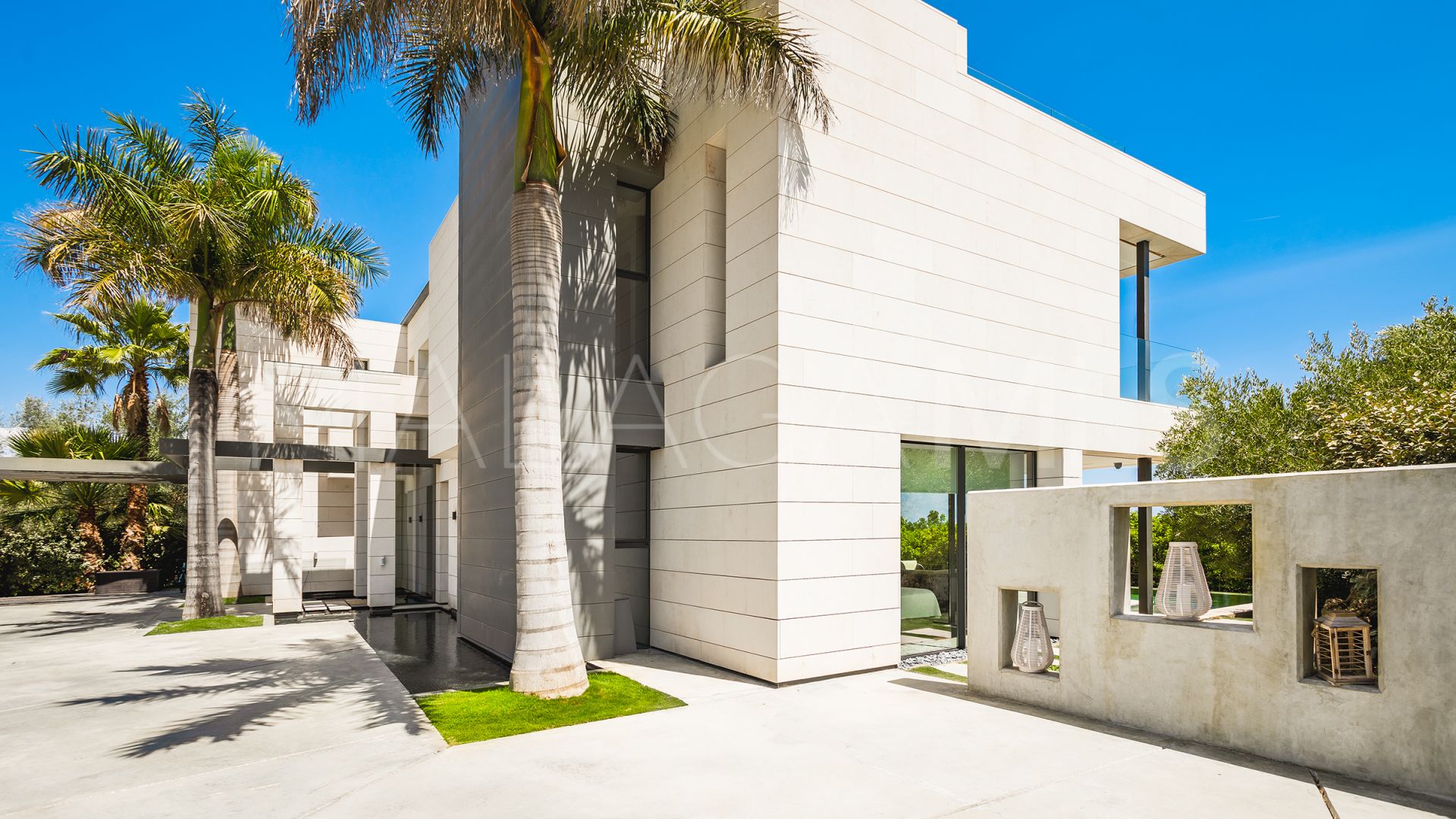 Villa for sale in Lomas del Virrey