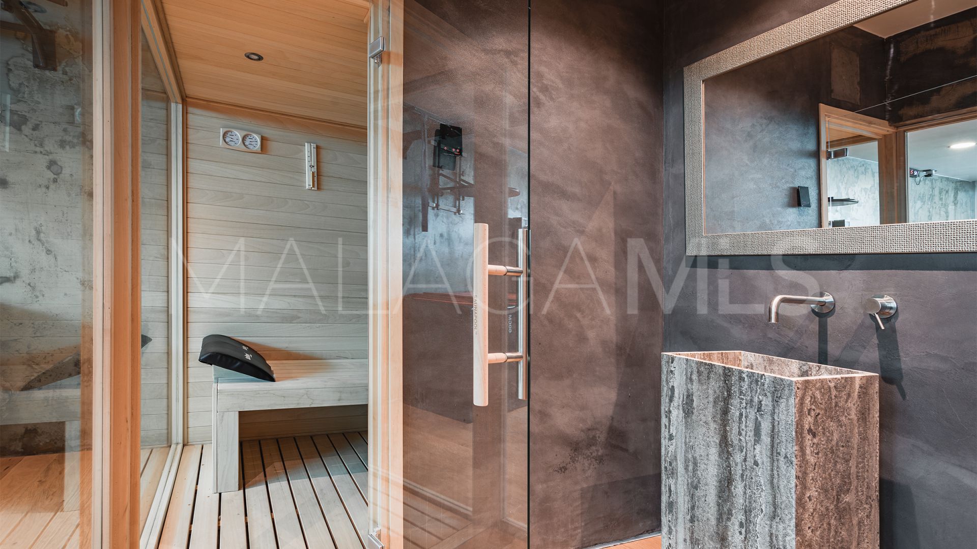 Villa for sale in Lomas del Virrey