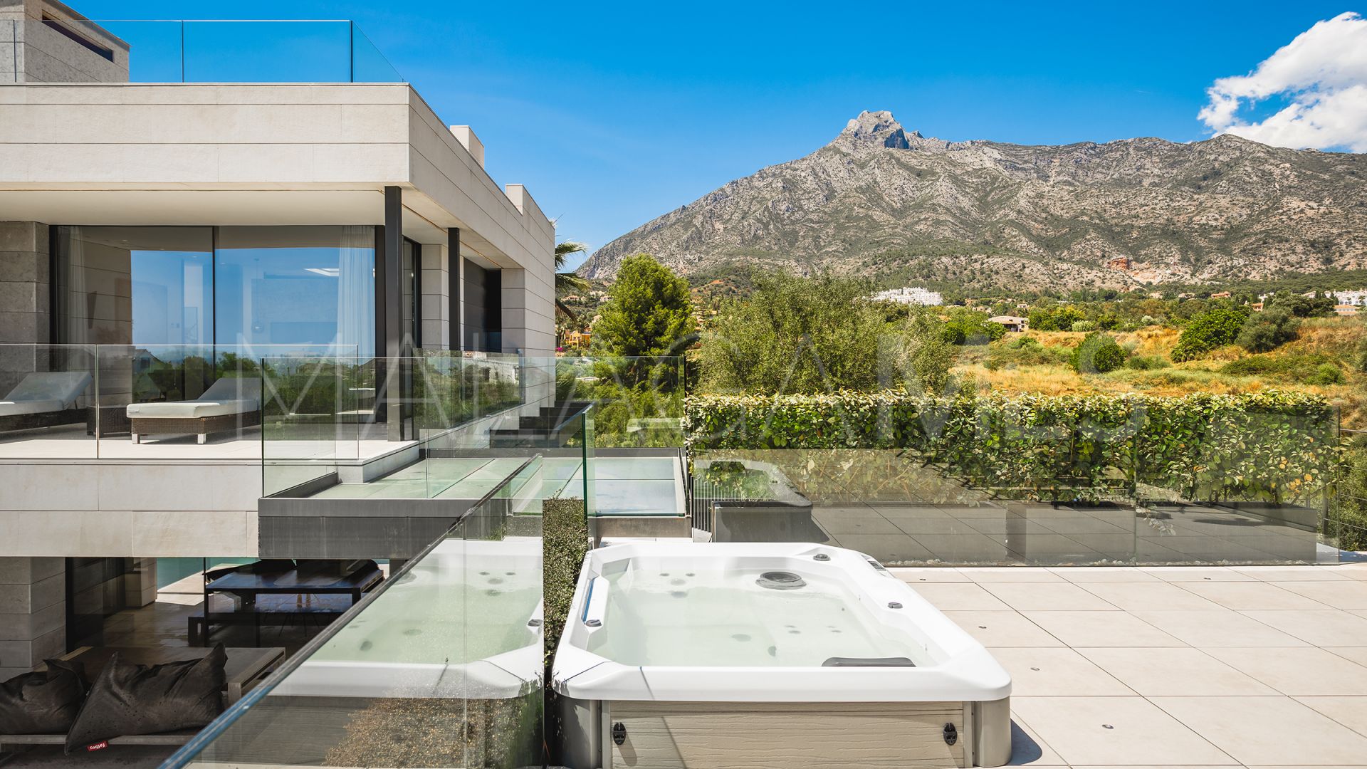 Villa for sale in Lomas del Virrey