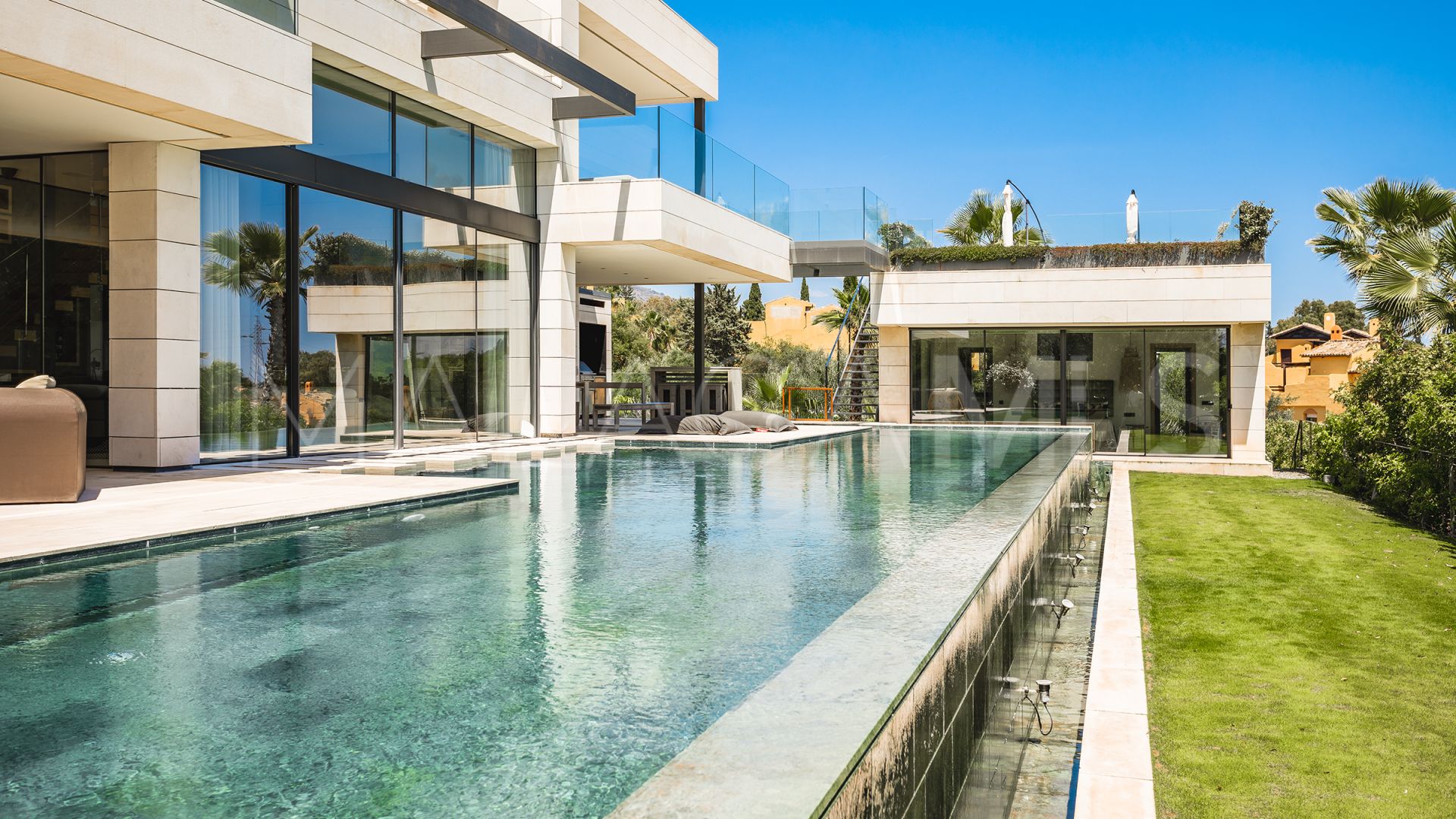 Villa for sale in Lomas del Virrey