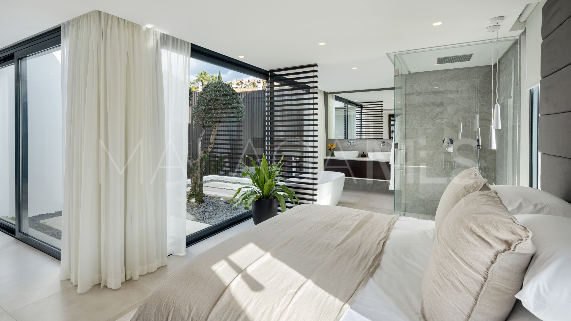Buy Los Naranjos villa
