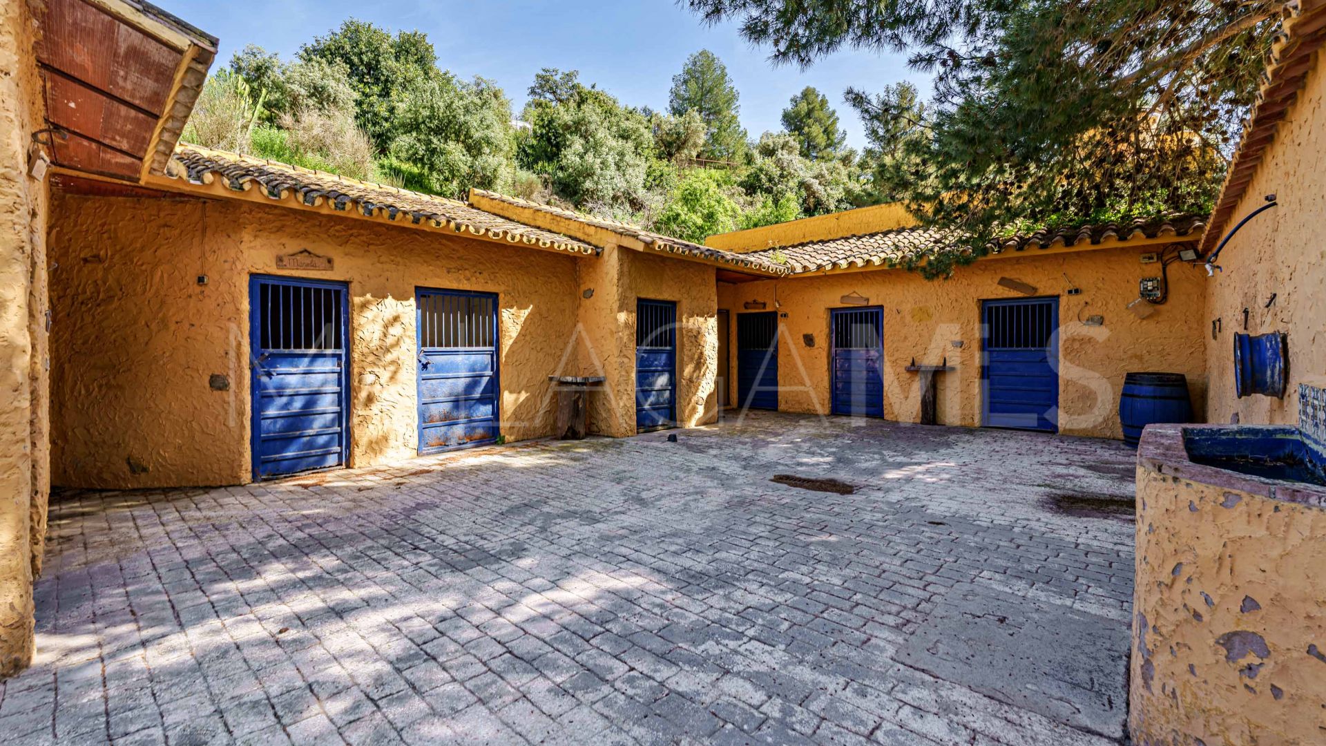 11 bedrooms Malaga - Este finca for sale