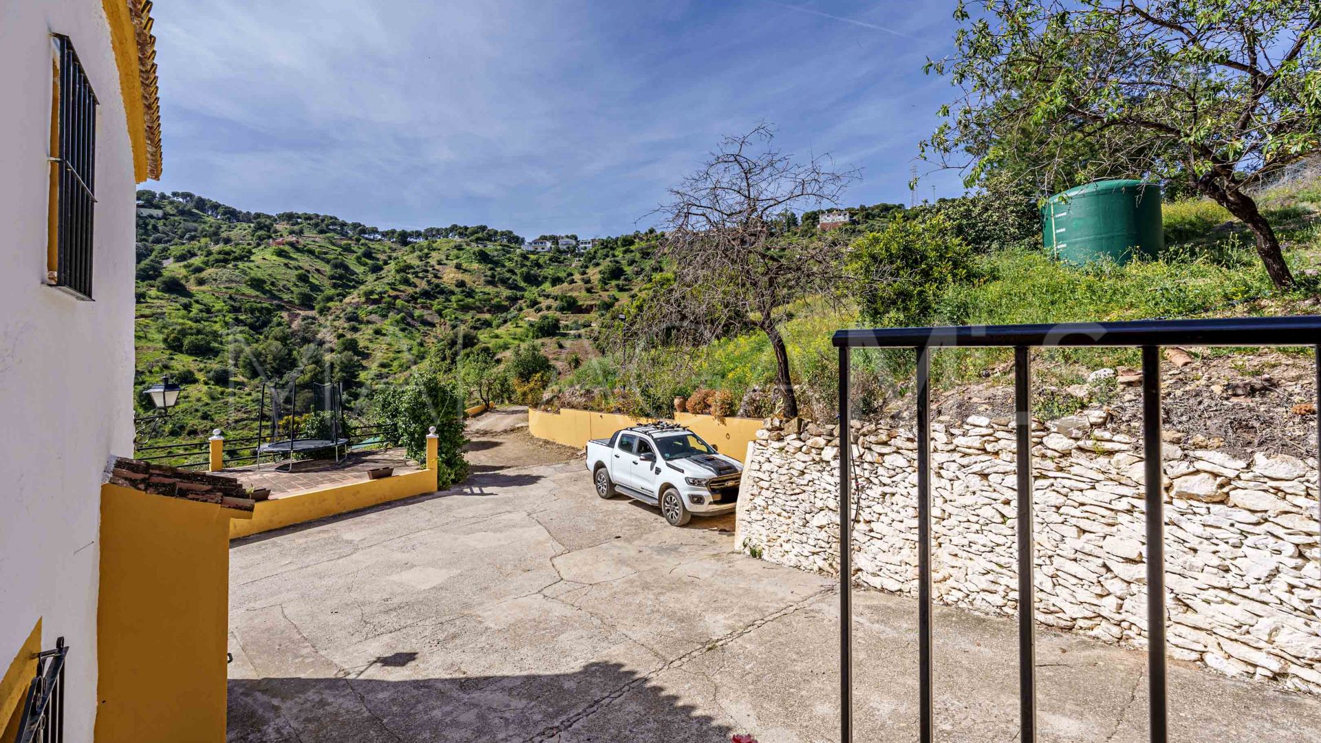 11 bedrooms Malaga - Este finca for sale