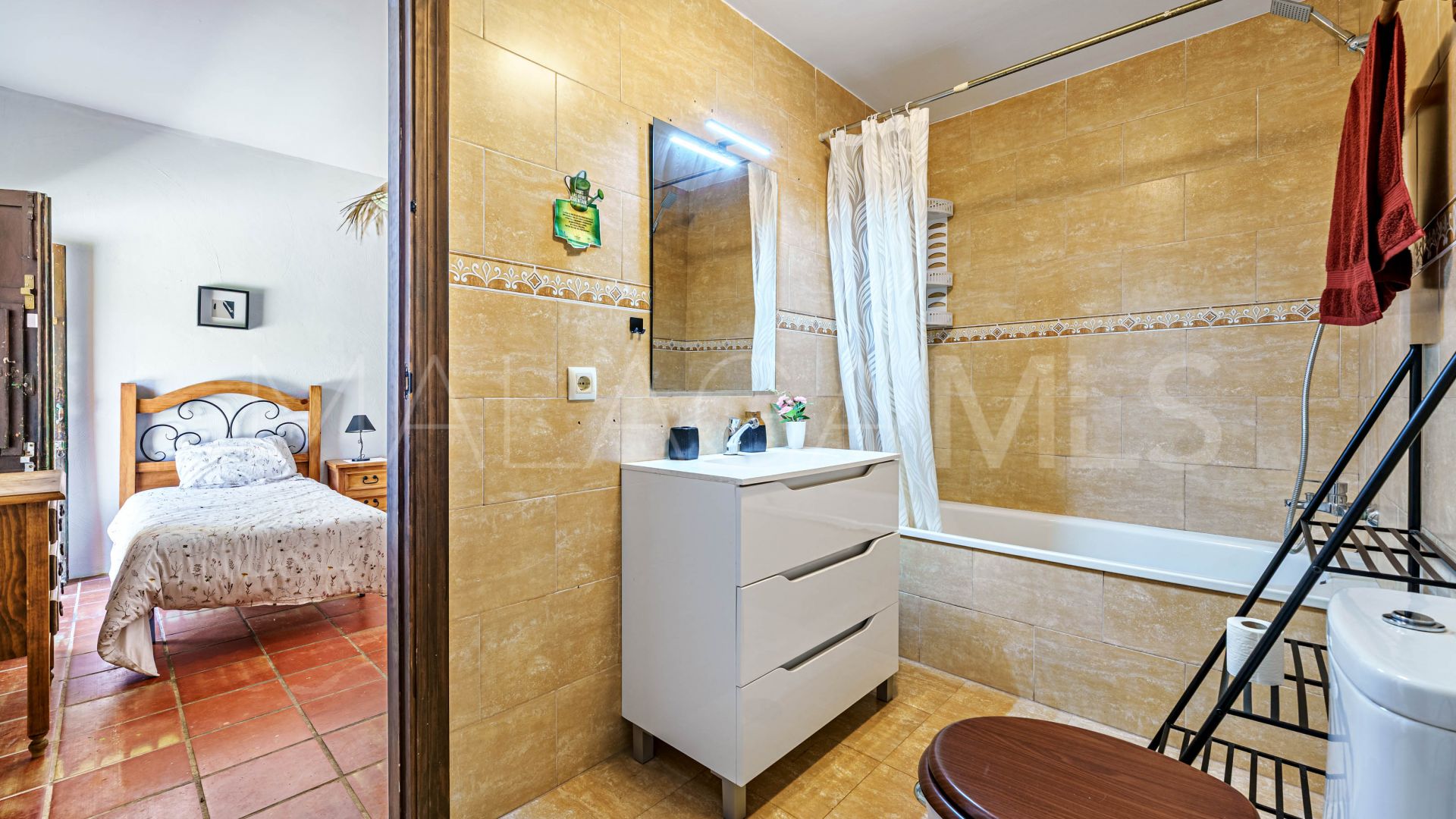 11 bedrooms Malaga - Este finca for sale
