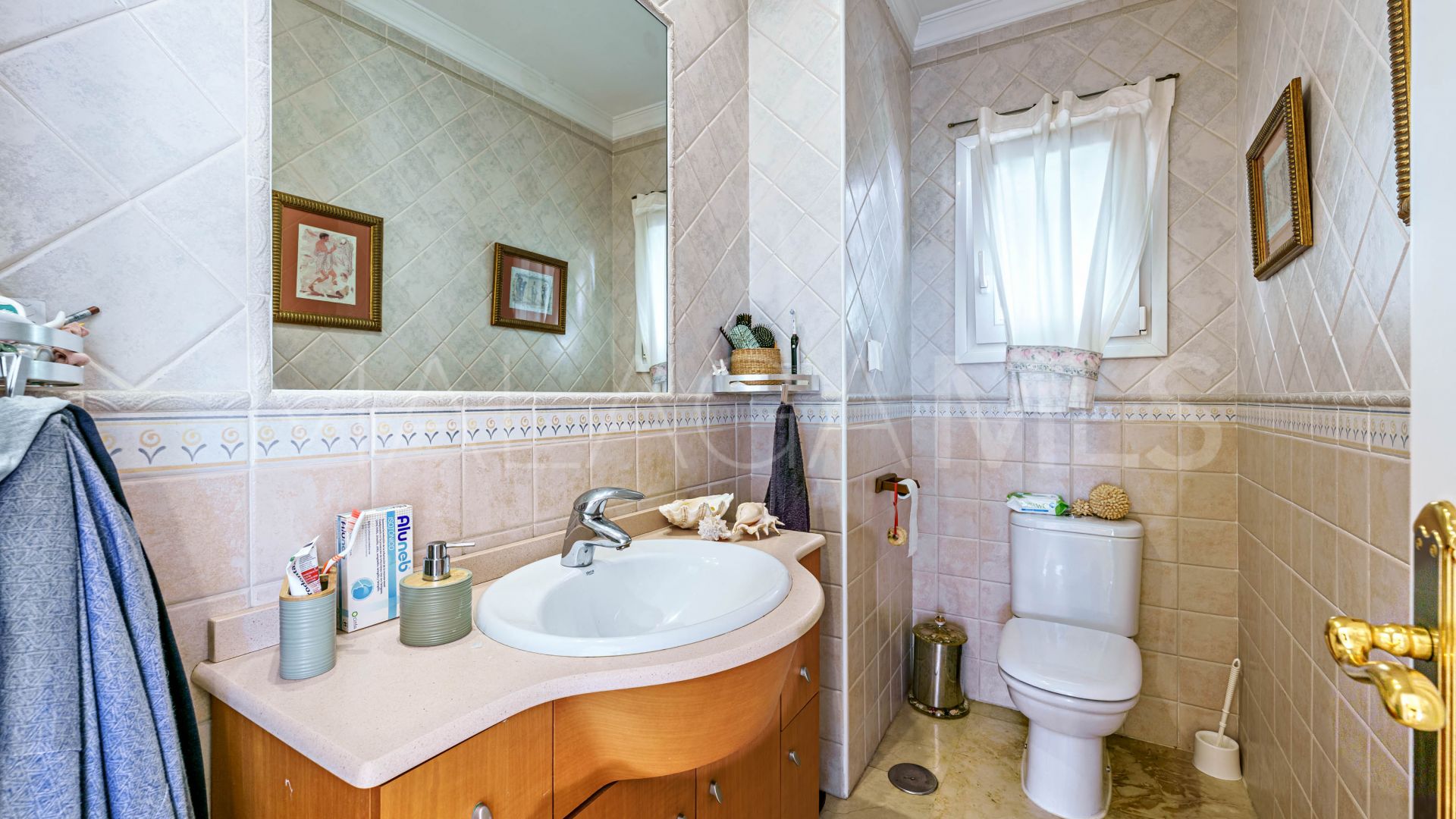 Villa for sale in Cerrado Calderón - El Morlaco