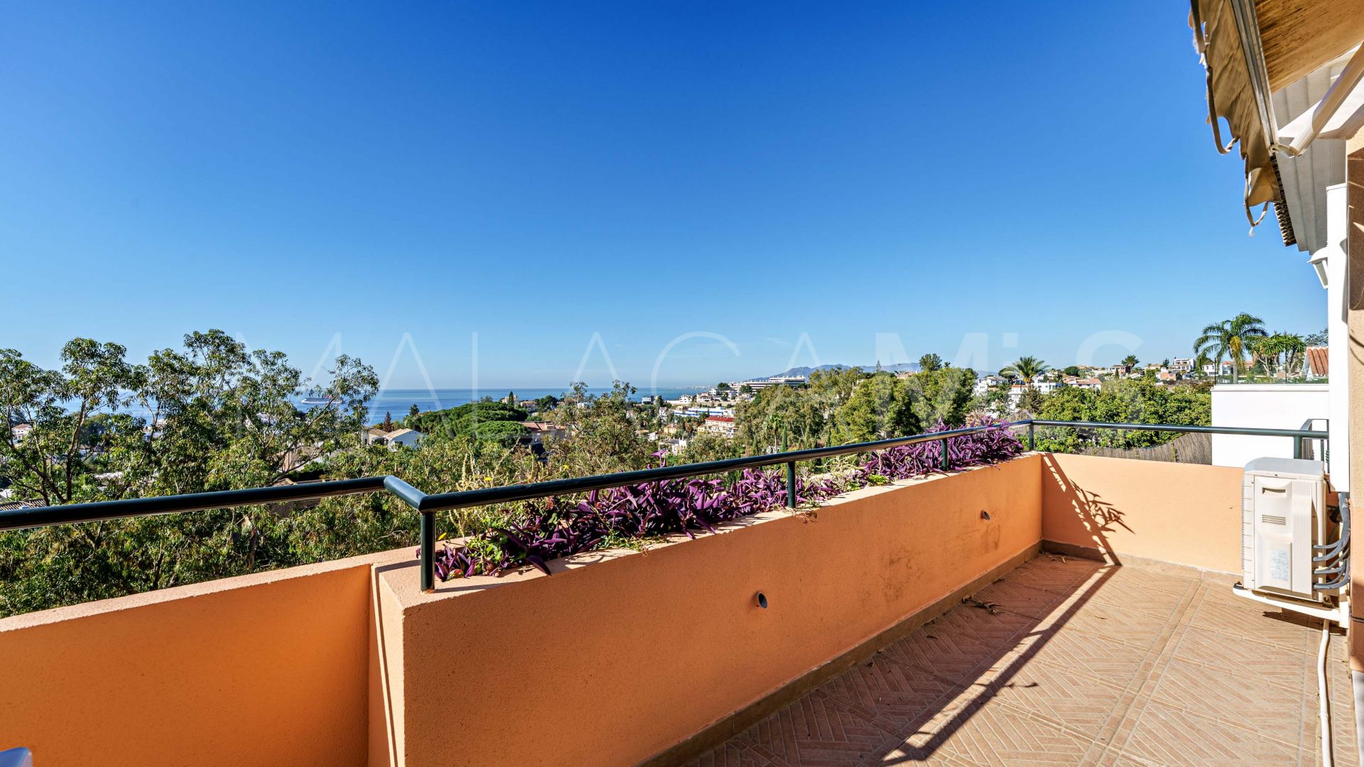 Villa for sale in Cerrado Calderón - El Morlaco