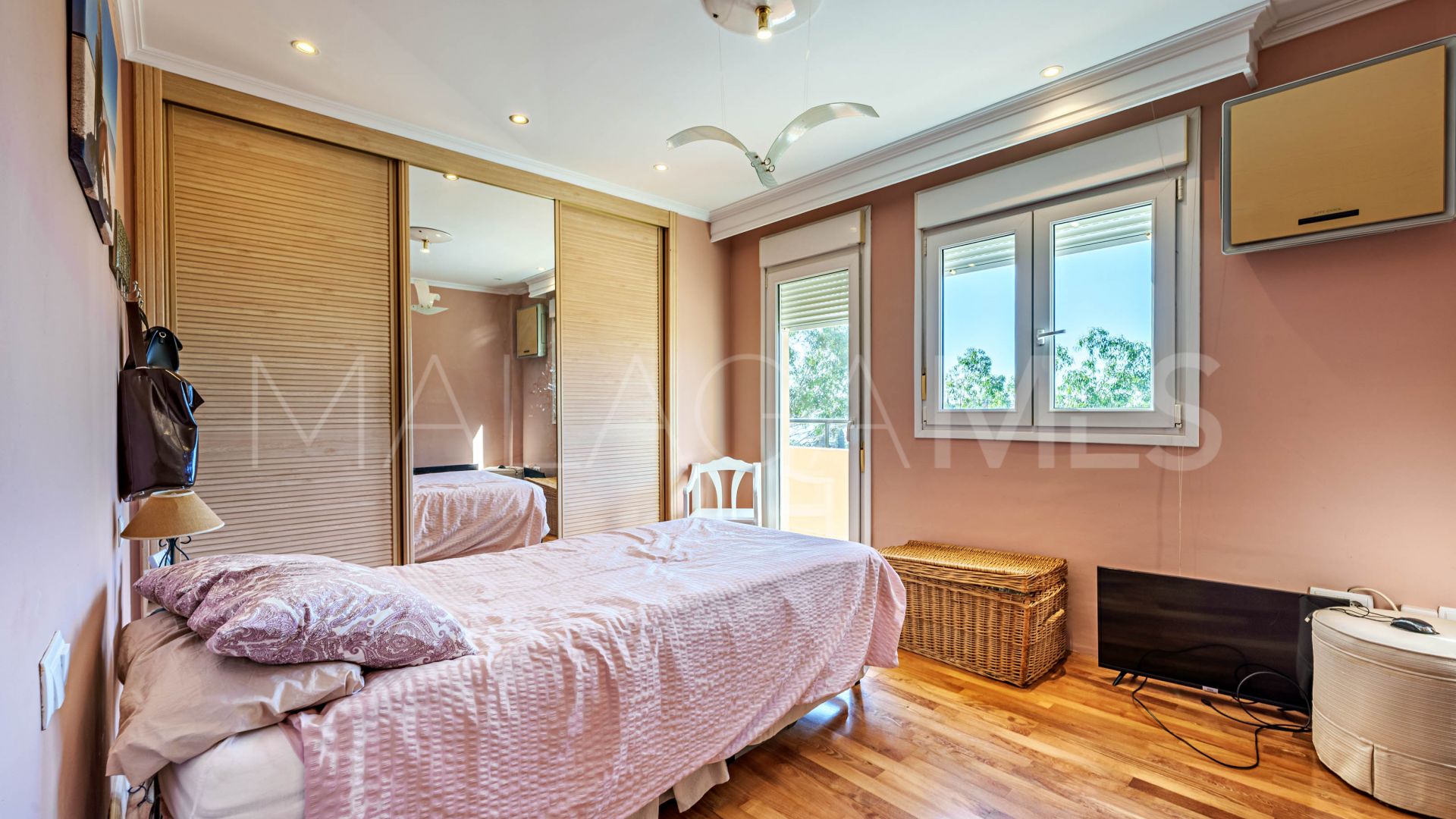 Villa for sale in Cerrado Calderón - El Morlaco