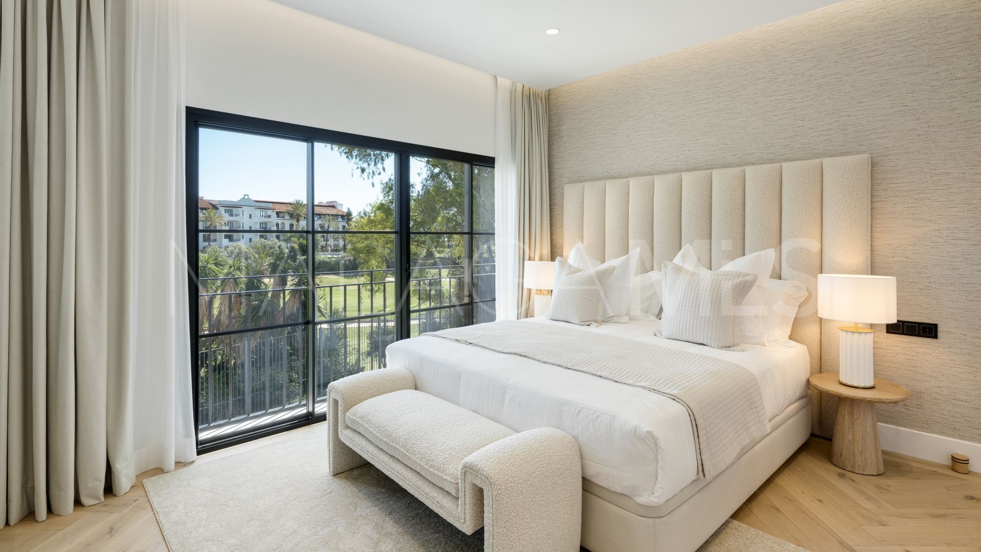 5 bedrooms villa in El Herrojo for sale