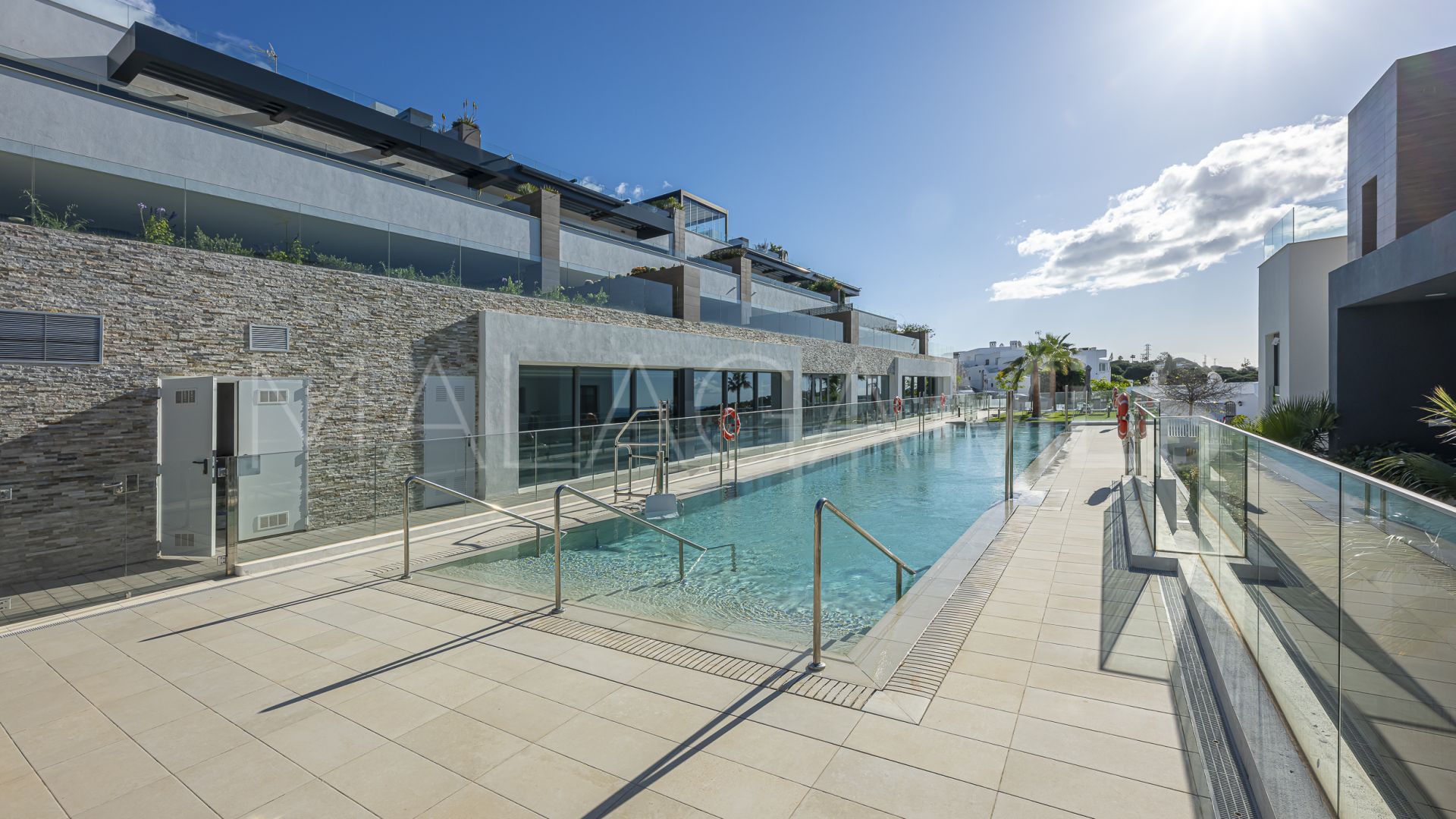 Tvåvåningslägenhet for sale in Artola