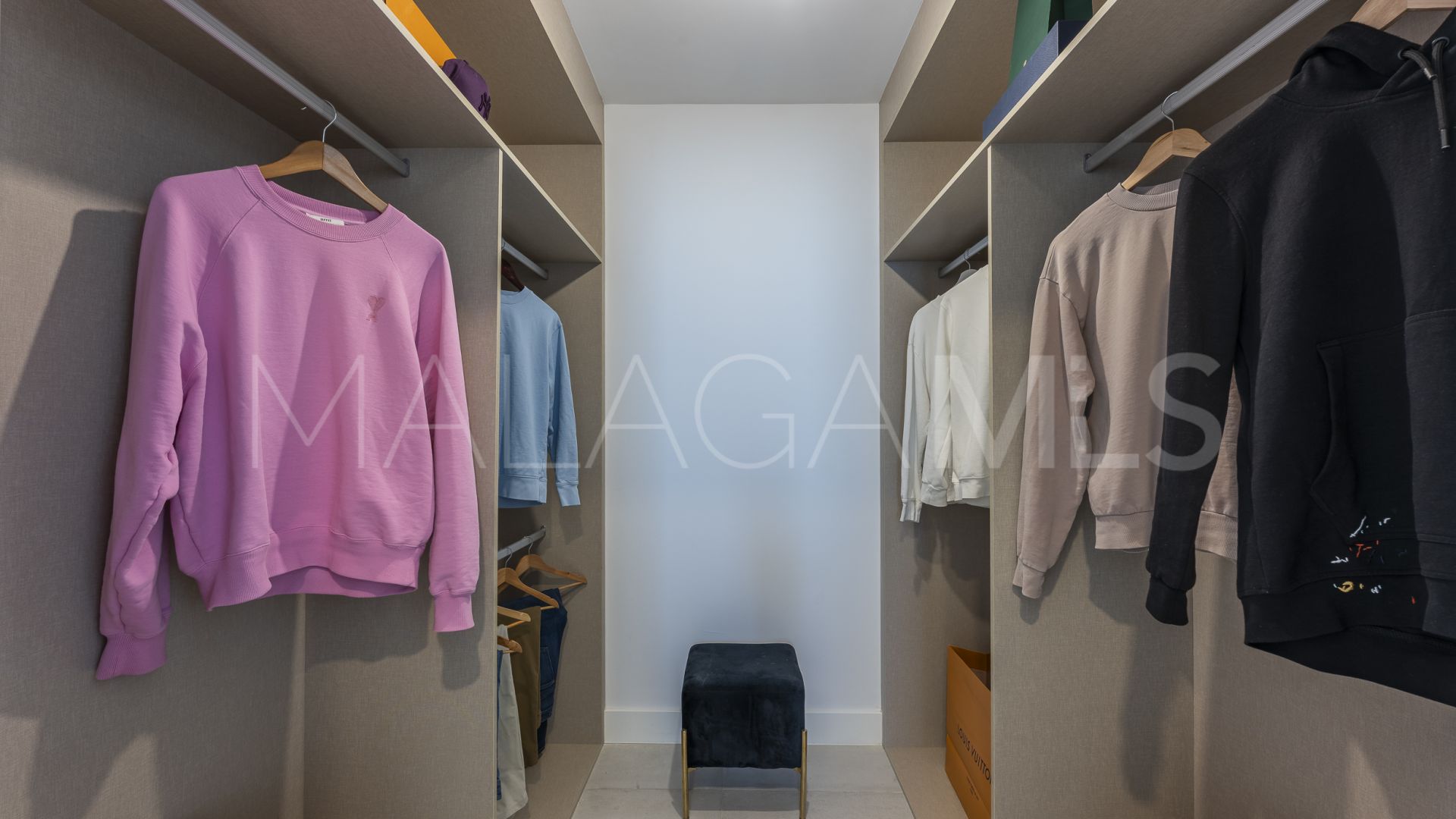 Tvåvåningslägenhet for sale in Artola