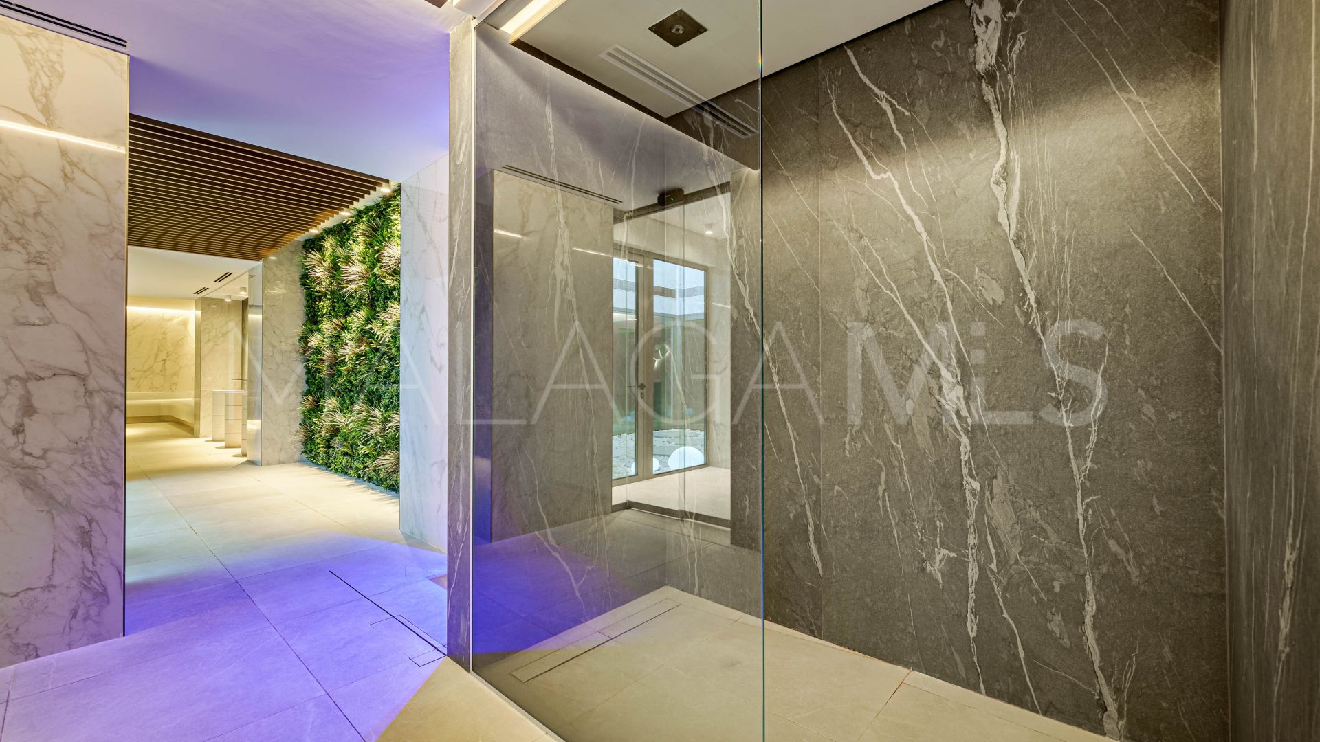 Buy apartamento with 2 bedrooms in Malaga - Carretera de Cádiz