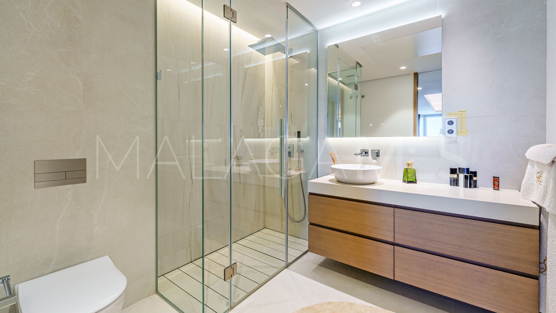 Buy apartamento with 2 bedrooms in Malaga - Carretera de Cádiz