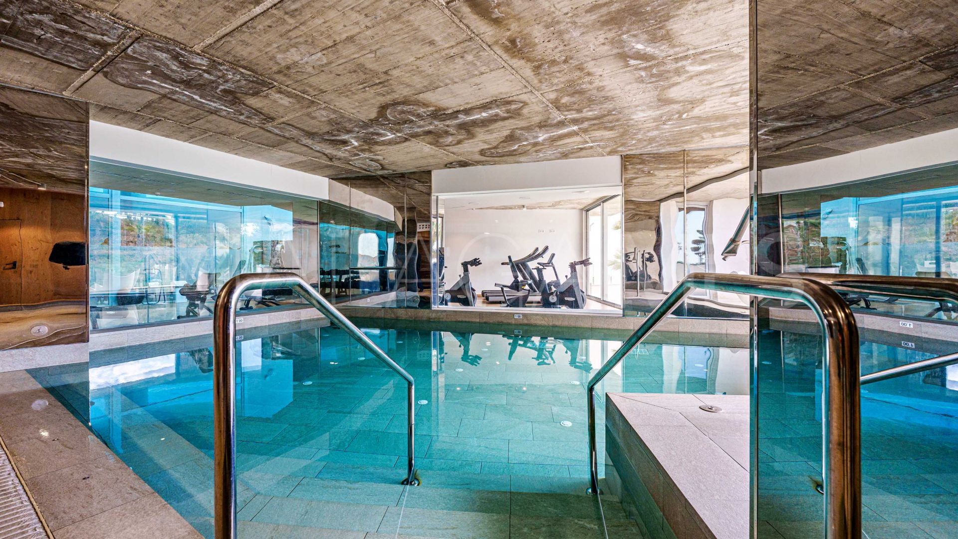 Duplex penthouse for sale in La Capellania