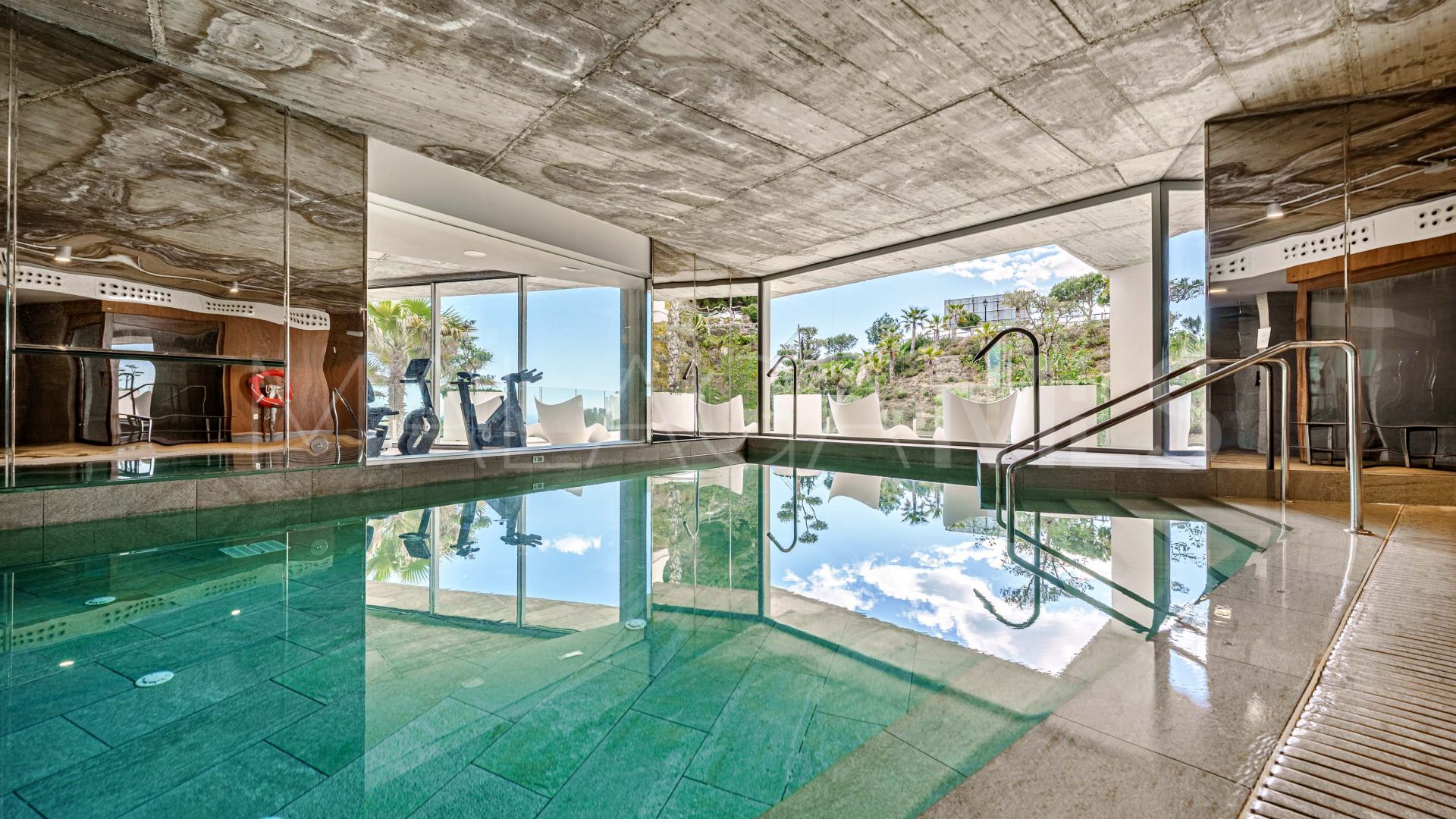 Duplex penthouse for sale in La Capellania
