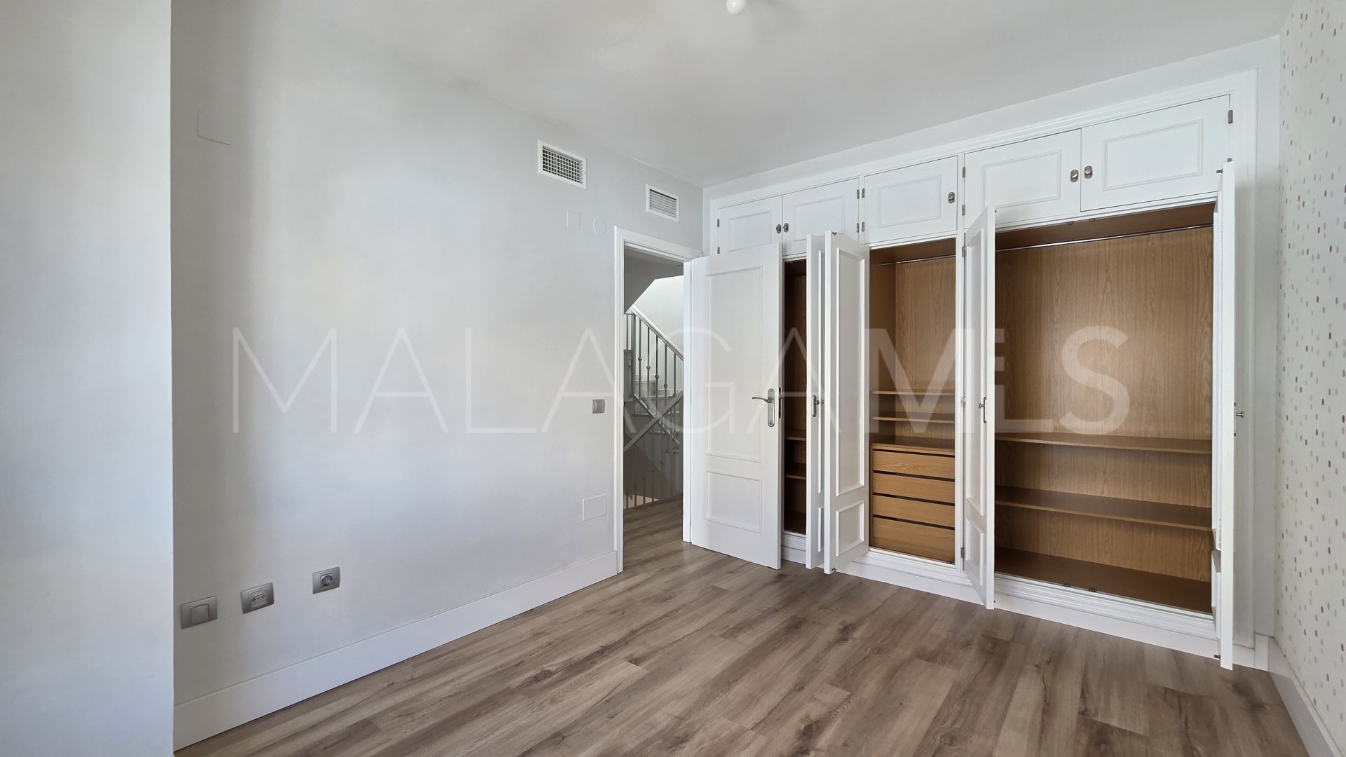 Reihenhaus for sale in Valdeolletas