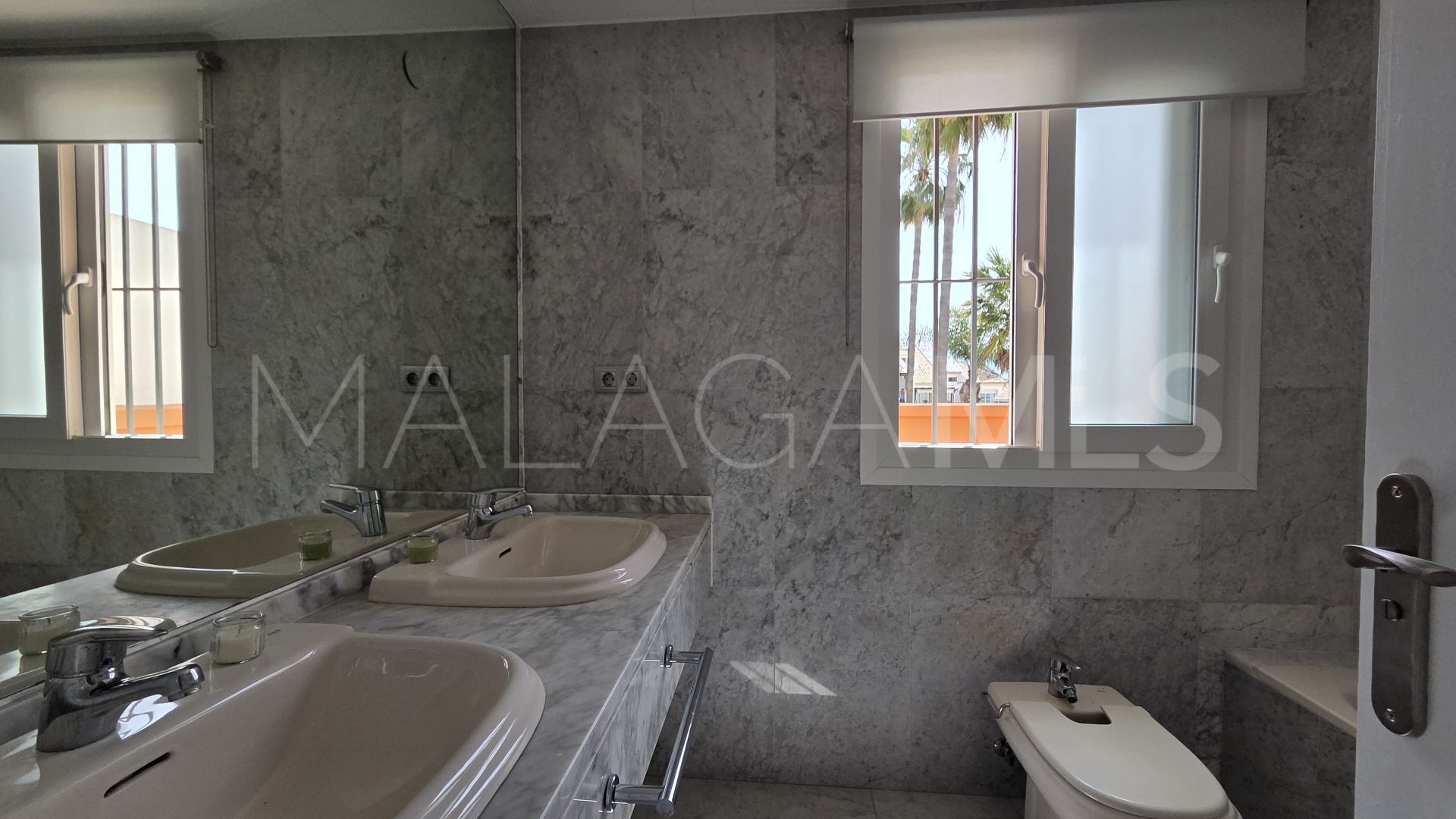 Reihenhaus for sale in Valdeolletas