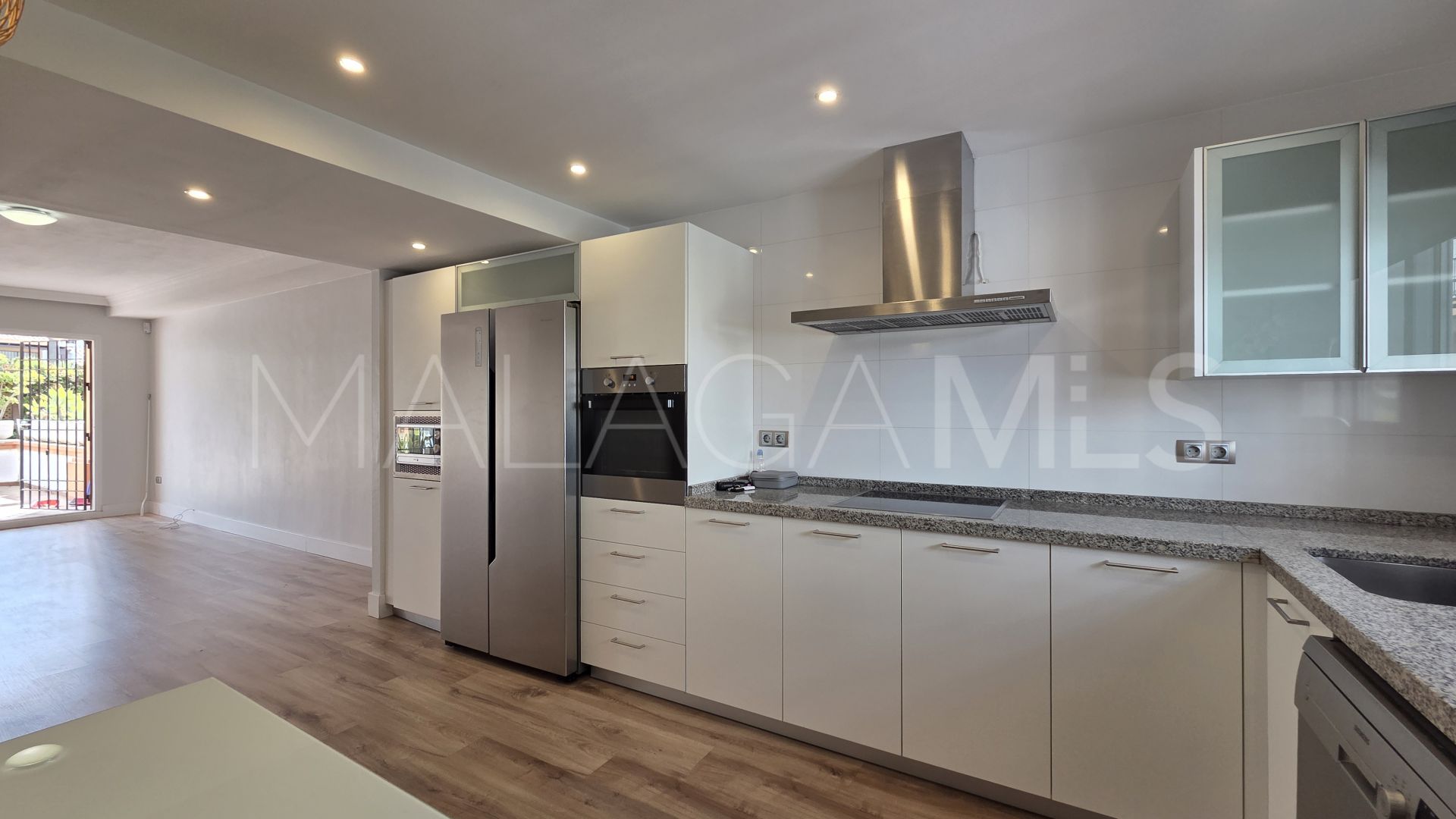 Reihenhaus for sale in Valdeolletas