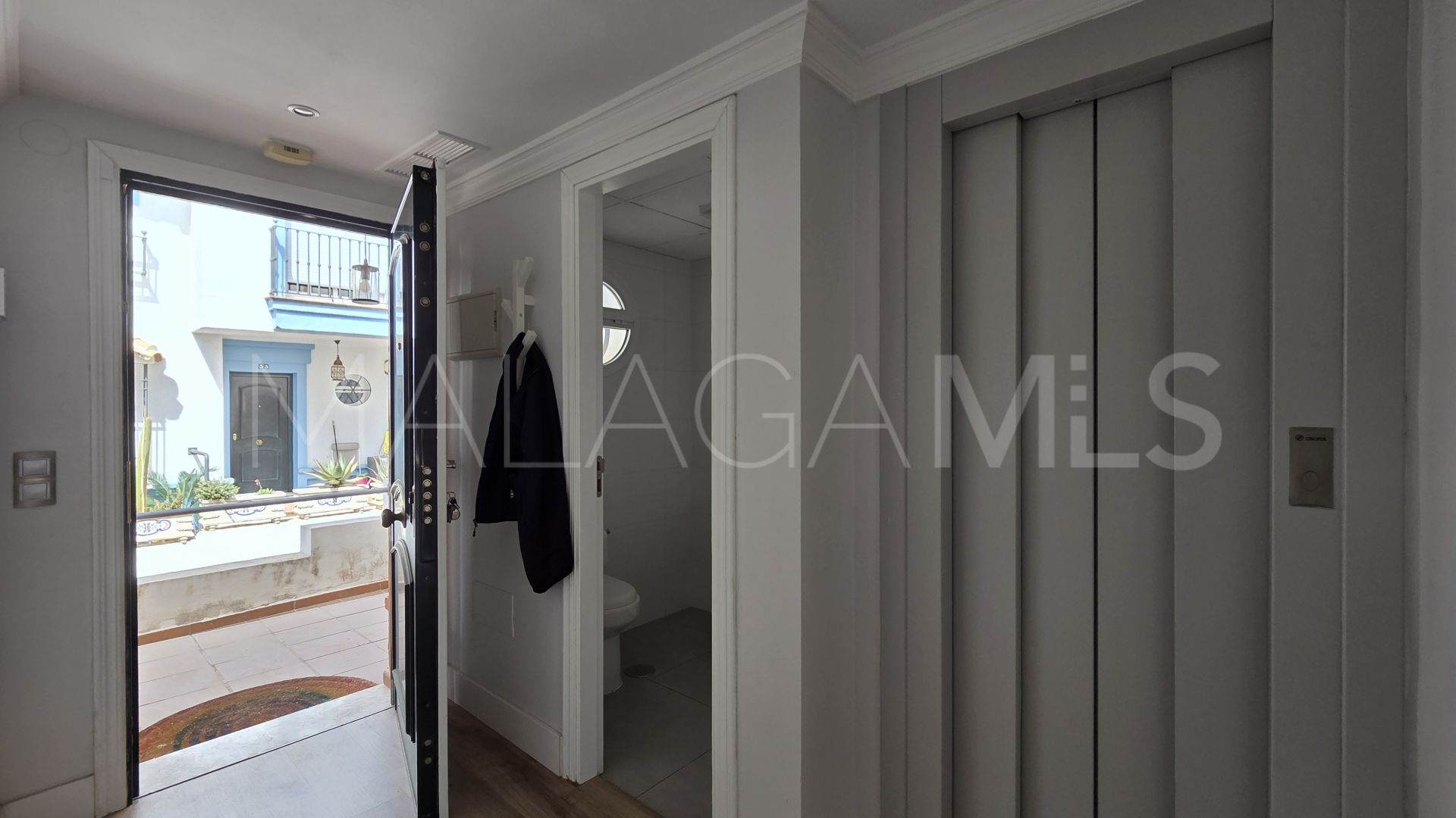 Reihenhaus for sale in Valdeolletas