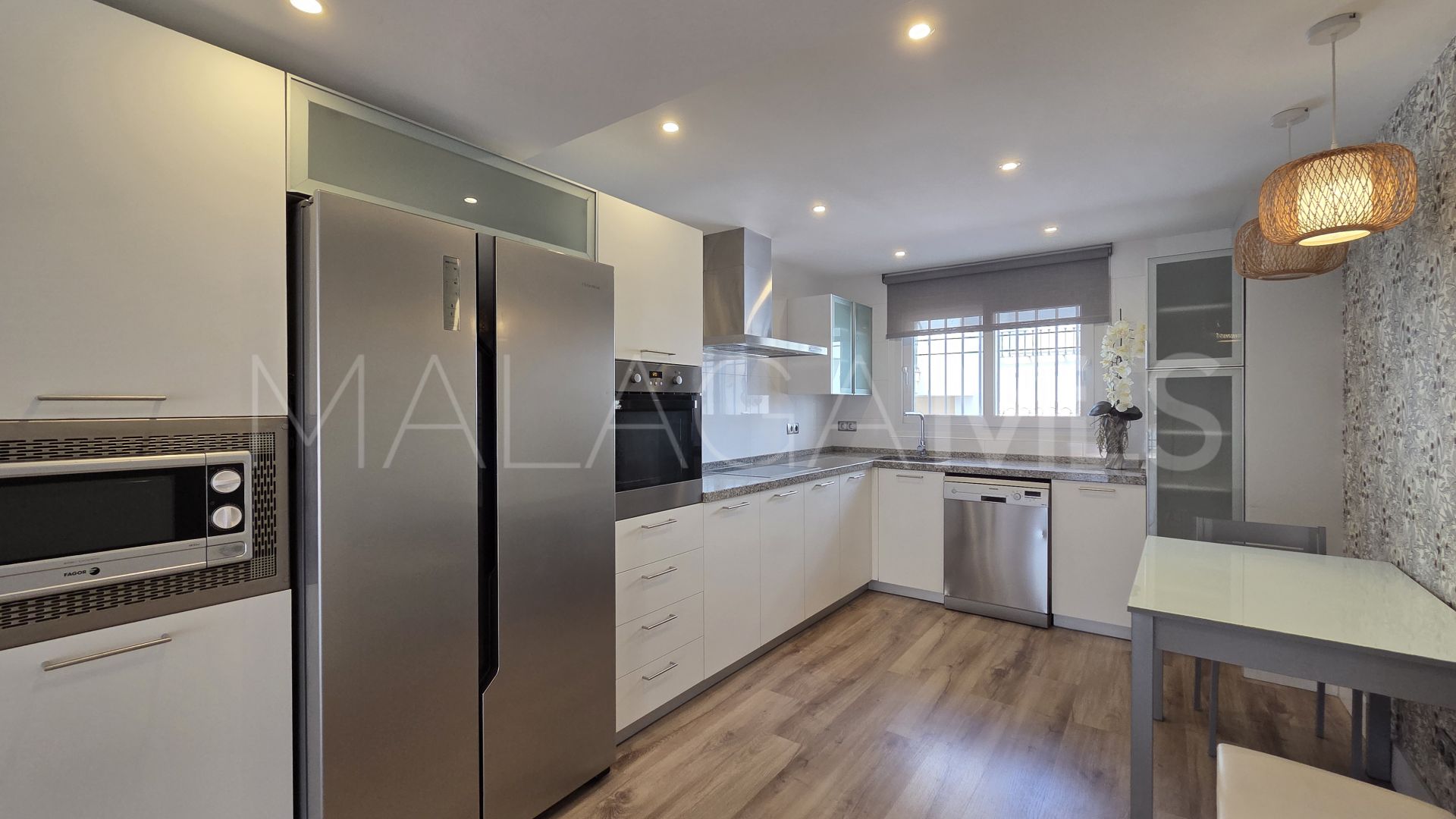 Reihenhaus for sale in Valdeolletas