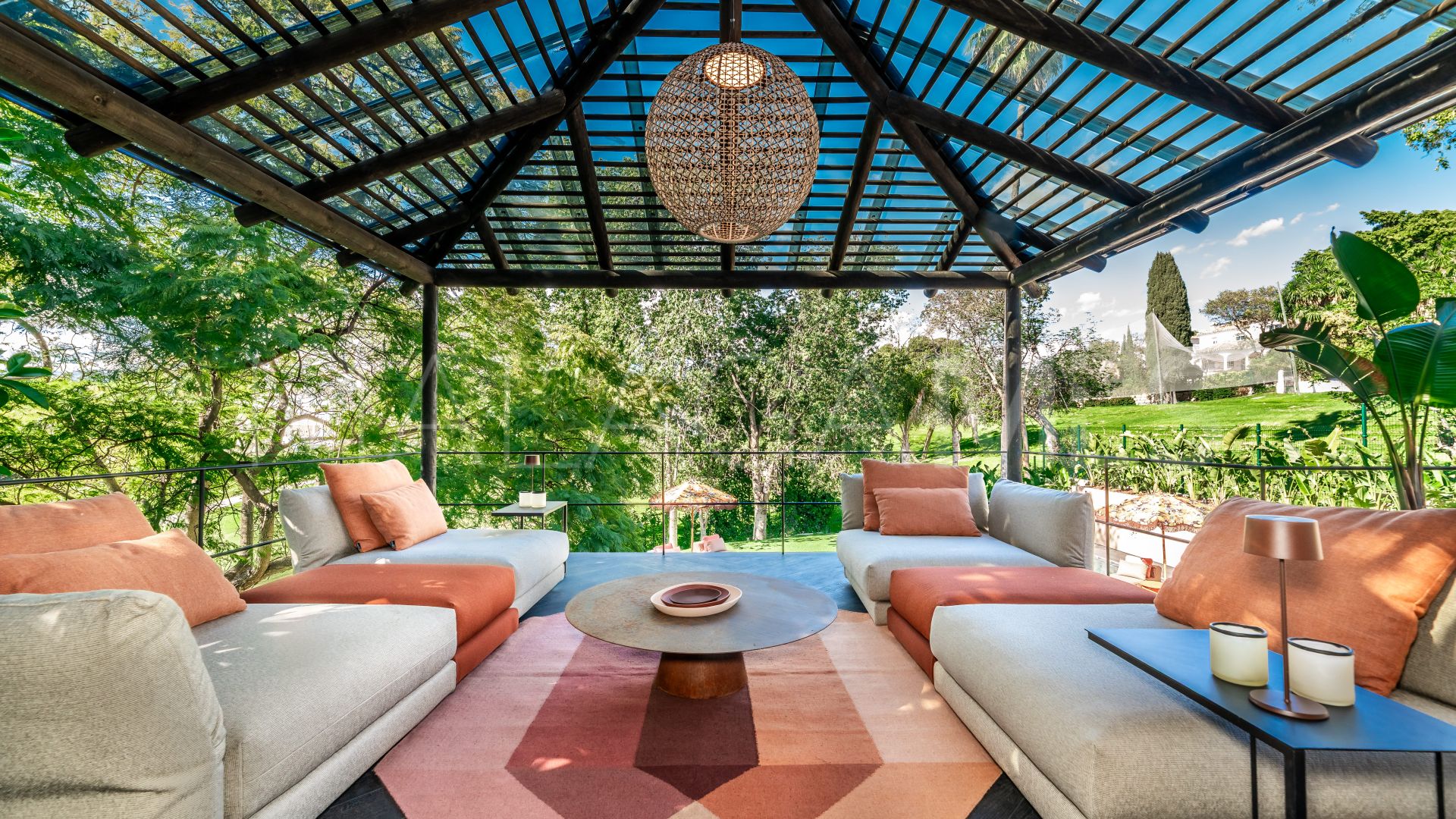 Villa for sale in Guadalmina Alta