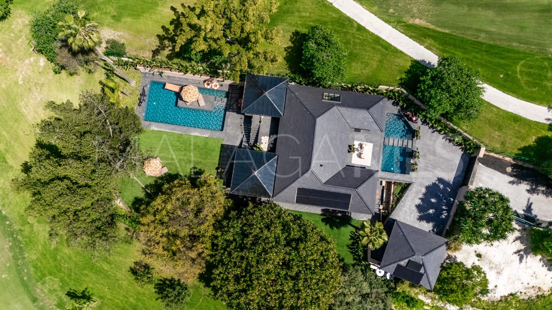 Villa for sale in Guadalmina Alta