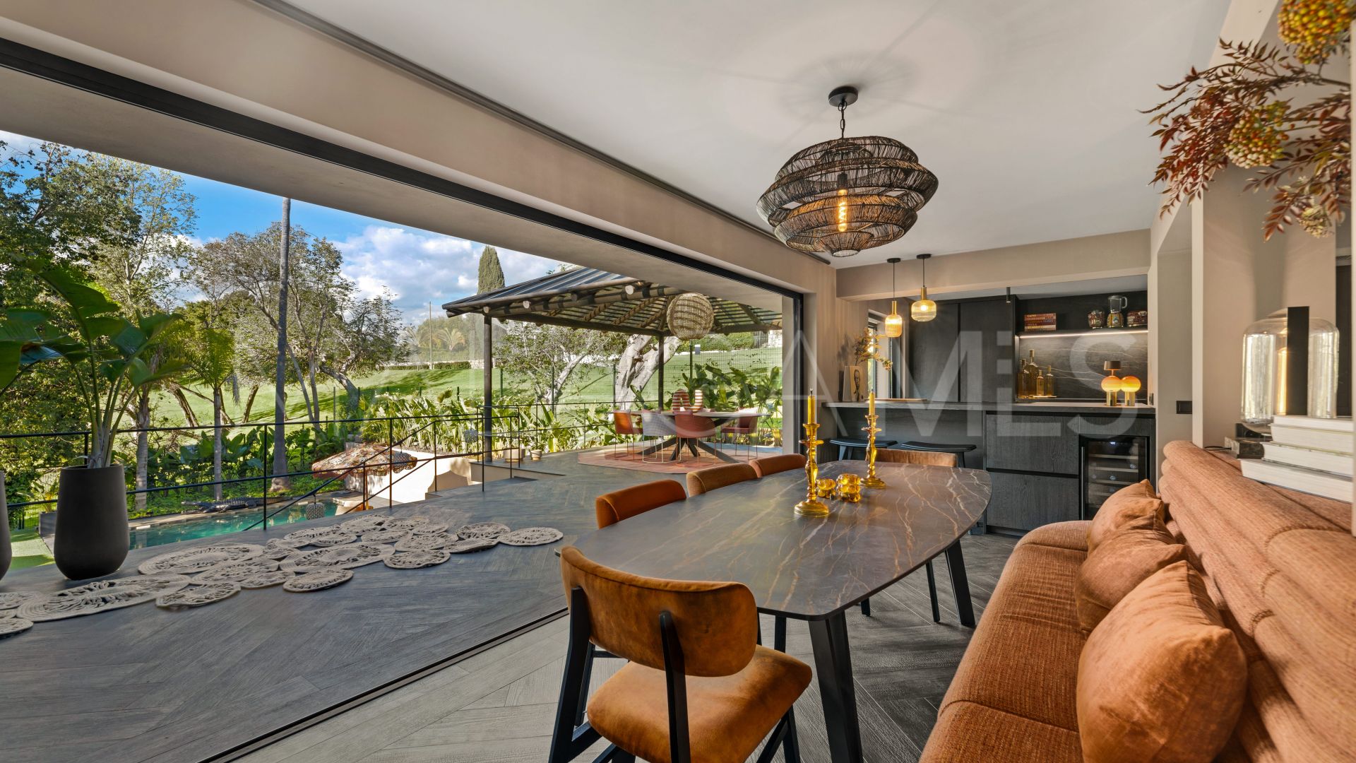 Villa for sale in Guadalmina Alta