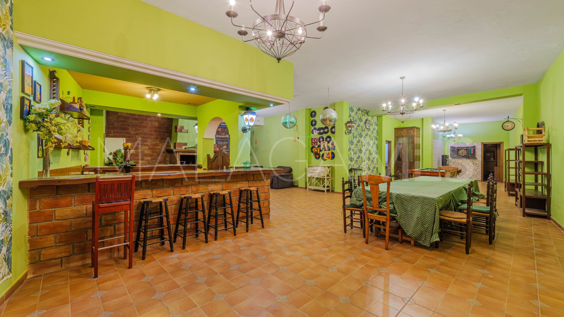 Parhus for sale in Malaga - Puerto de la Torre