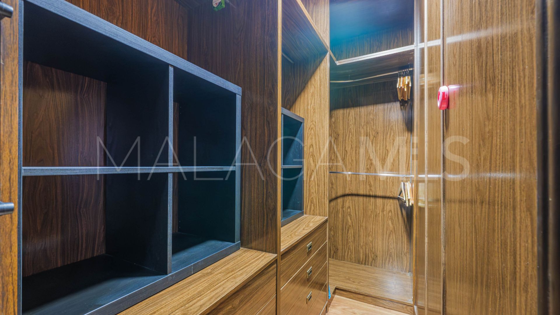 Parhus for sale in Malaga - Puerto de la Torre