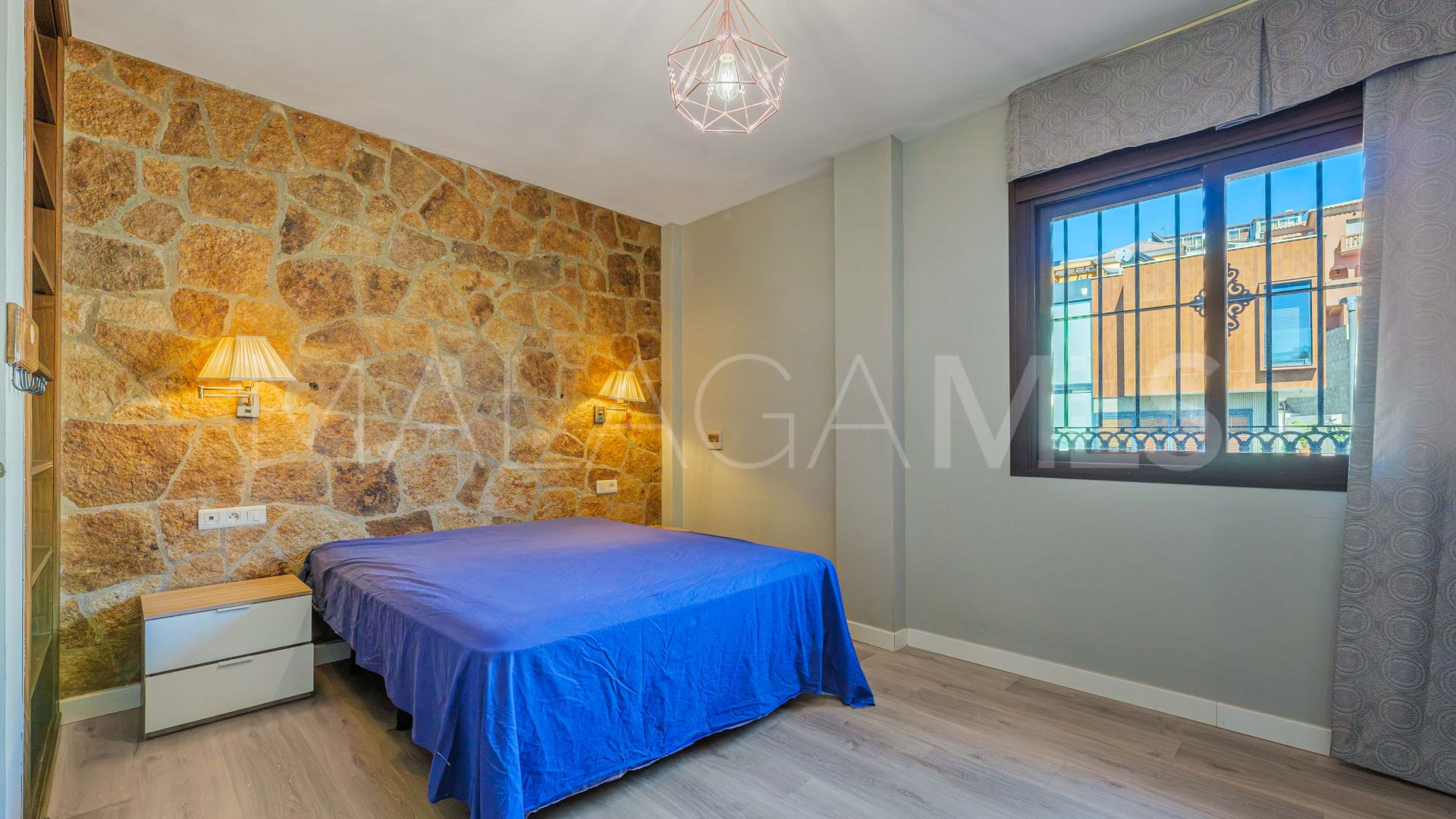 Parhus for sale in Malaga - Puerto de la Torre