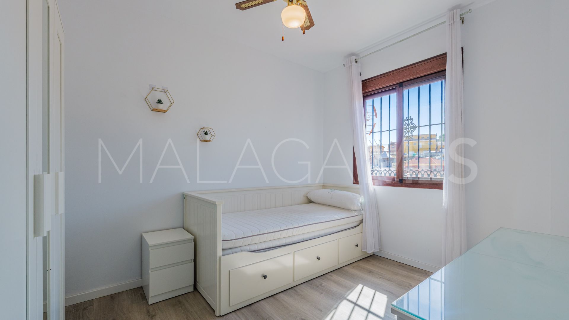 Parhus for sale in Malaga - Puerto de la Torre