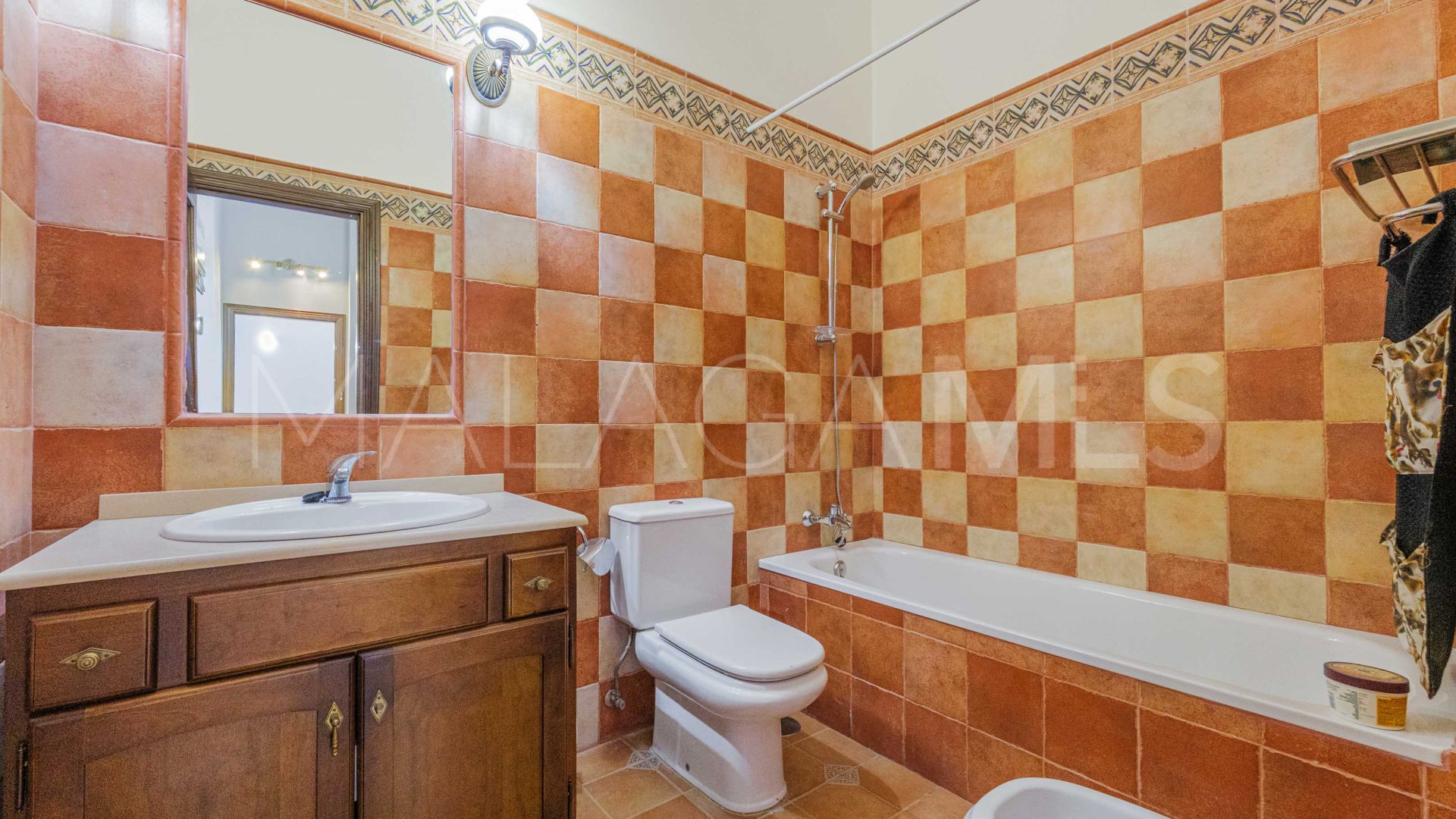 Parhus for sale in Malaga - Puerto de la Torre