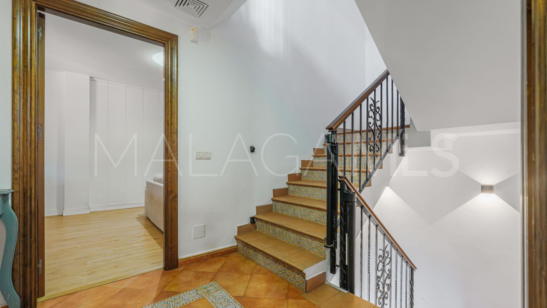 Parhus for sale in Malaga - Puerto de la Torre