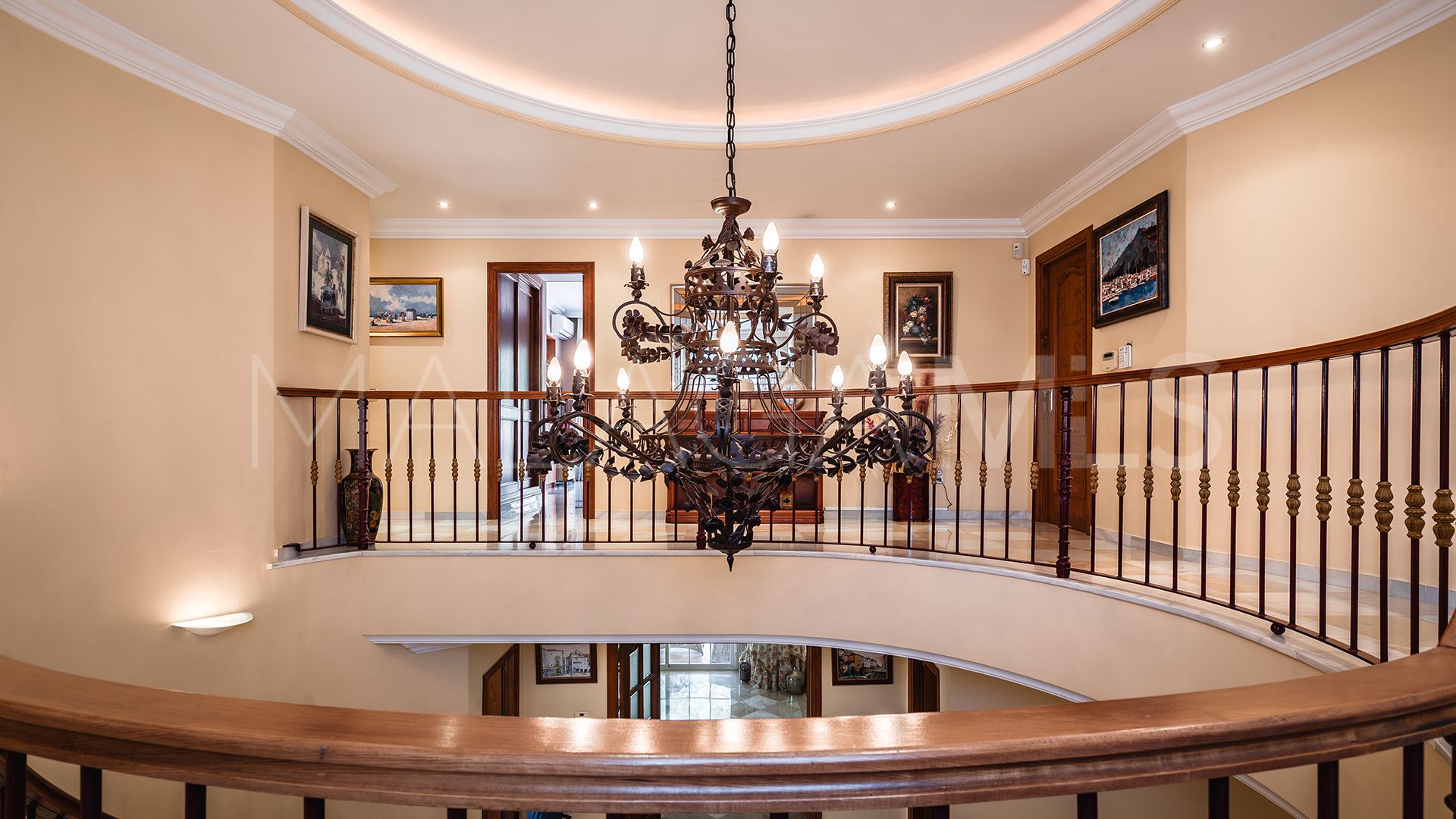 Se vende villa in Atalaya de Rio Verde with 5 bedrooms