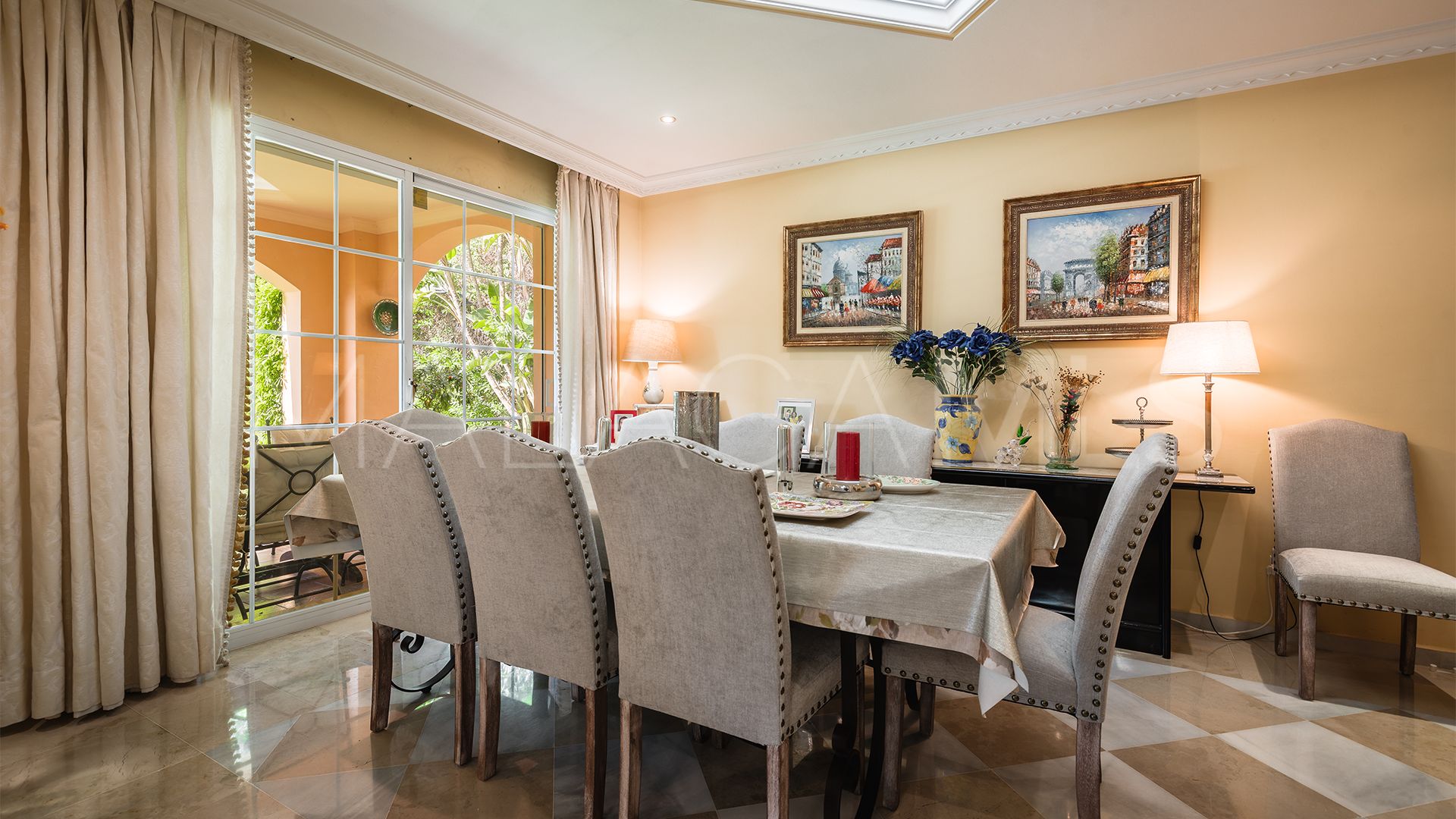 Se vende villa in Atalaya de Rio Verde with 5 bedrooms