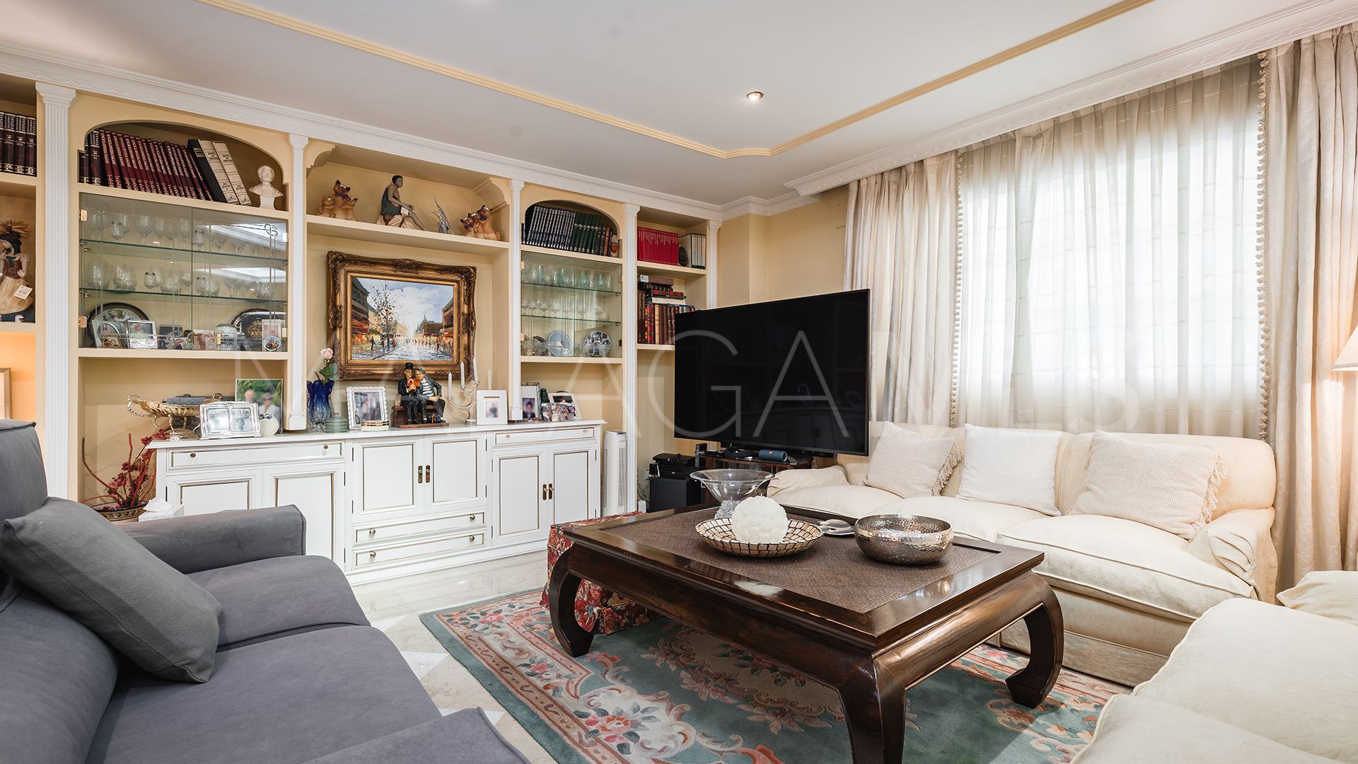 Se vende villa in Atalaya de Rio Verde with 5 bedrooms