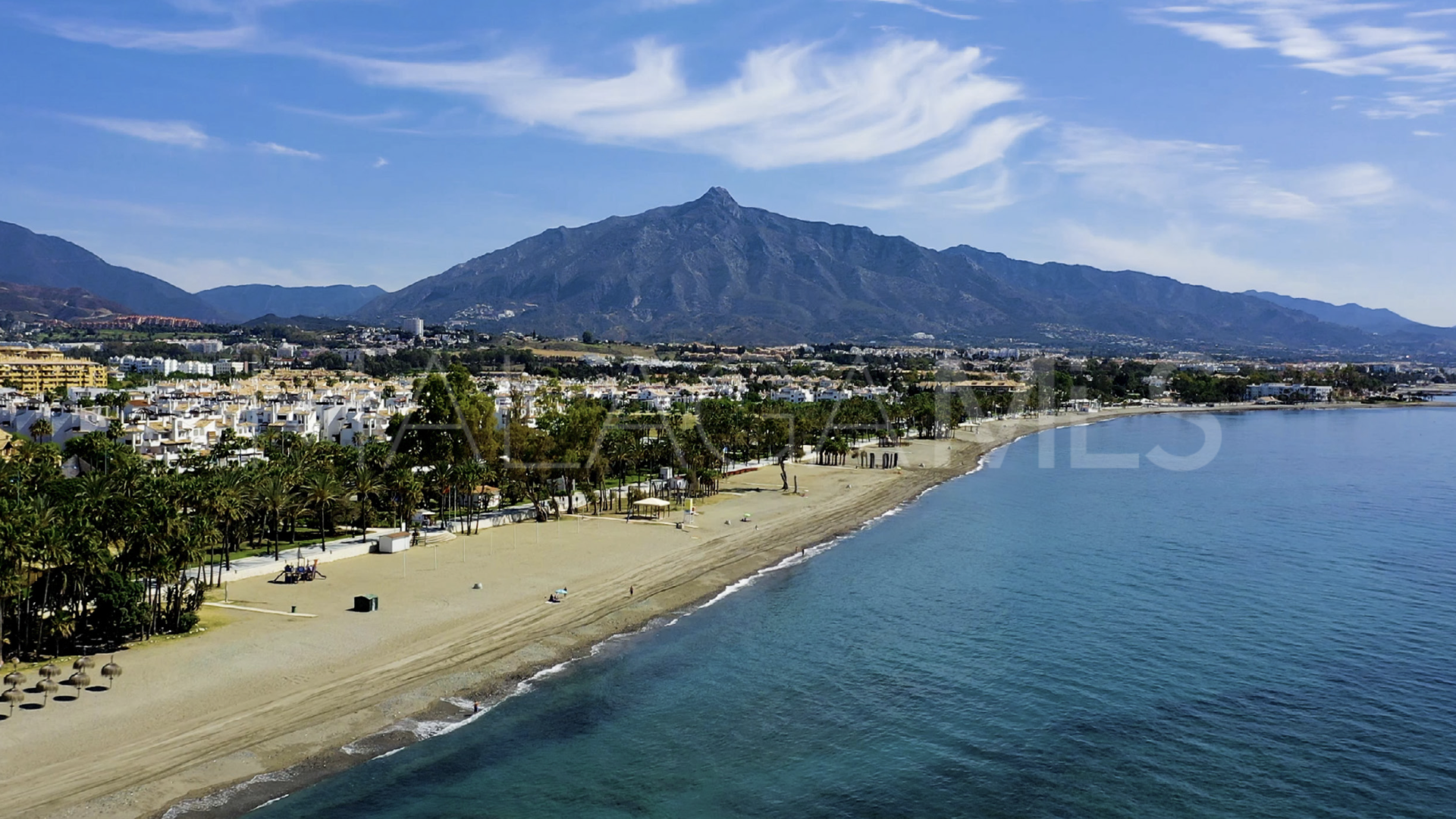 Villa for sale in San Pedro Playa