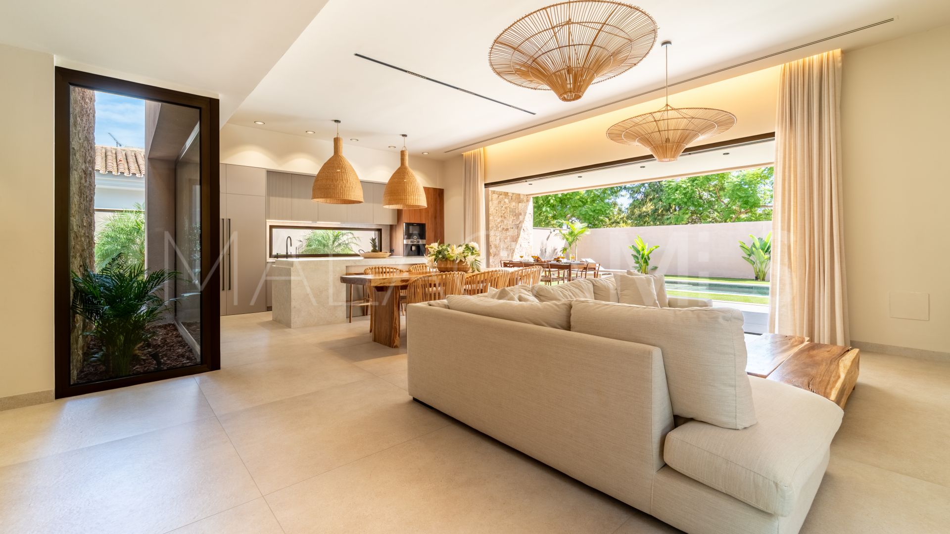 Villa for sale in Alhaurin de la Torre