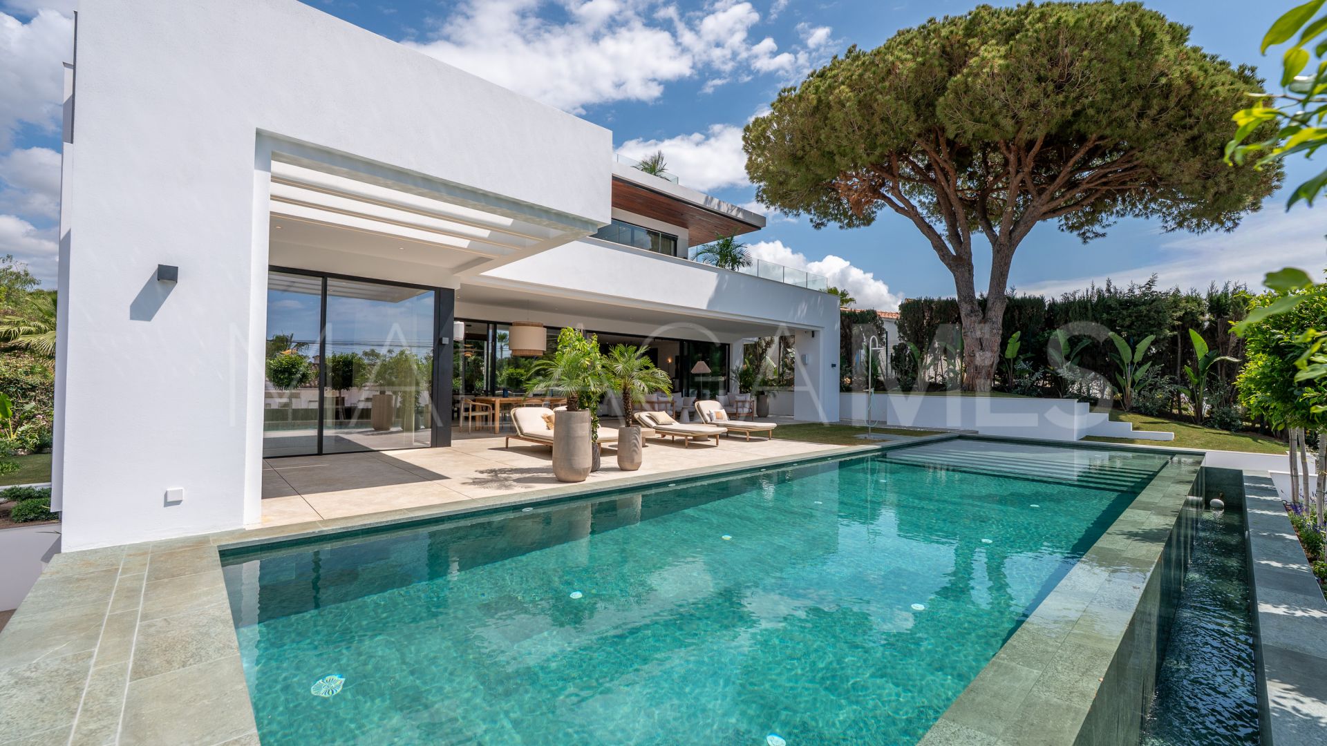 Villa for sale in Marbesa