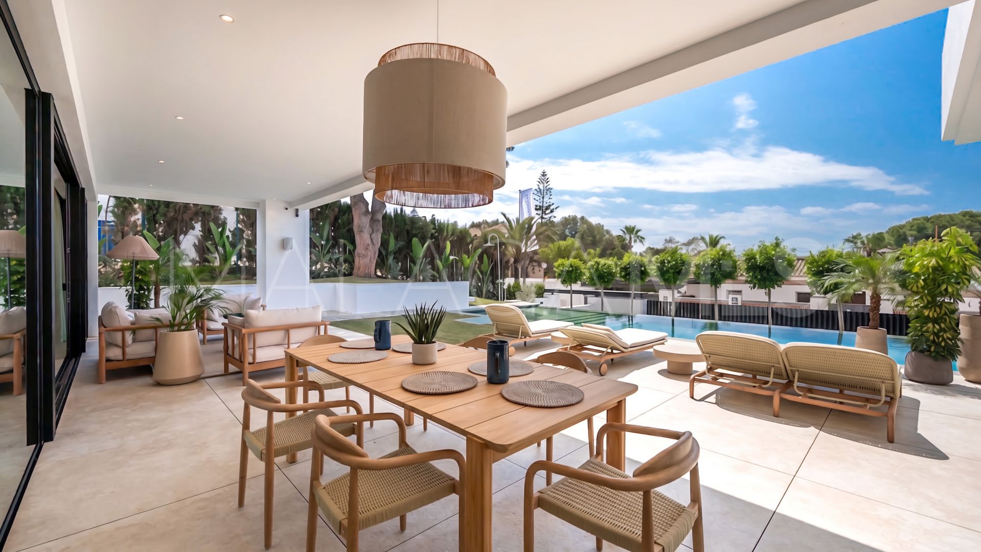 Villa for sale in Marbesa