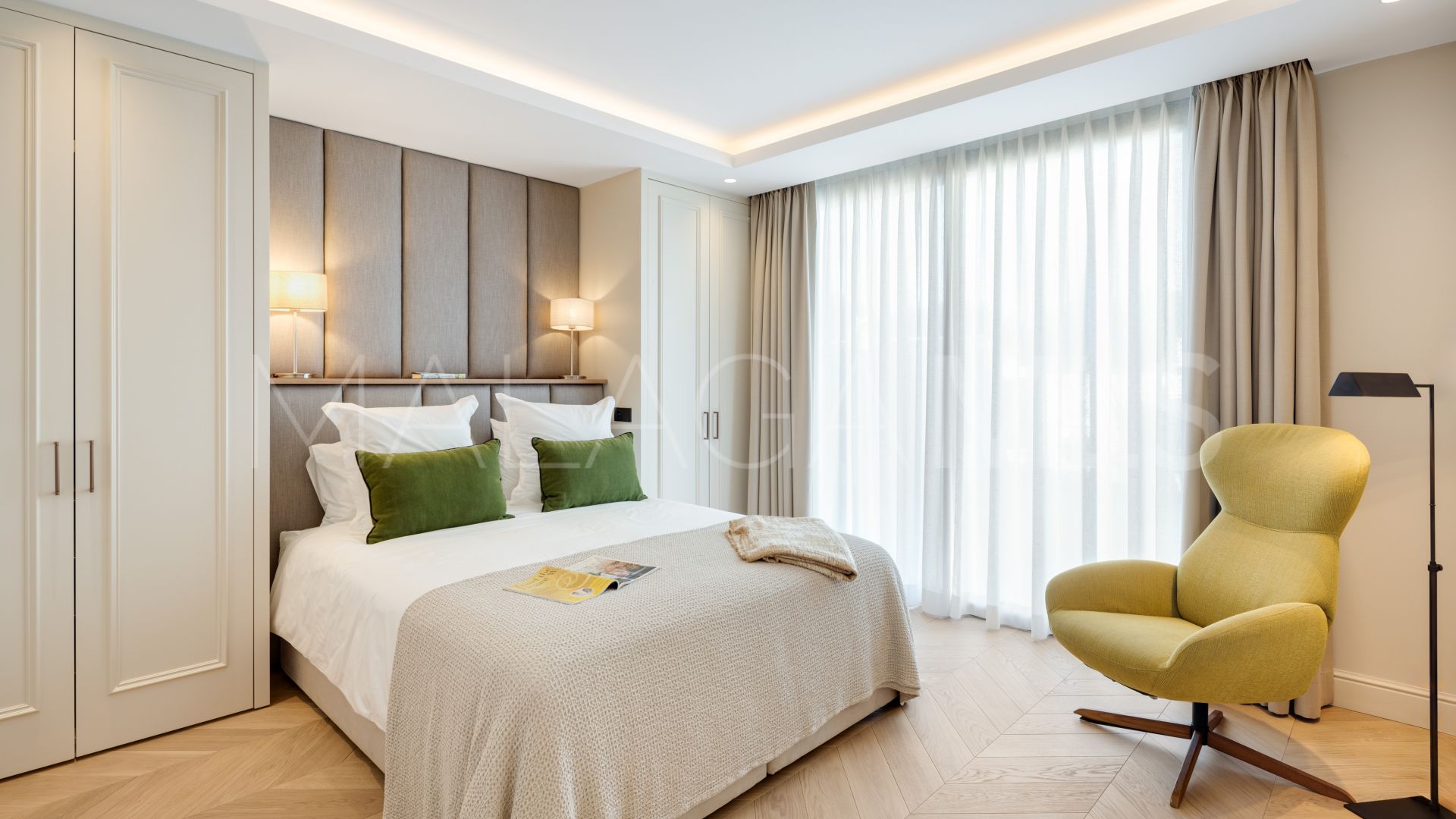 Buy villa in Cumbres de Elviria