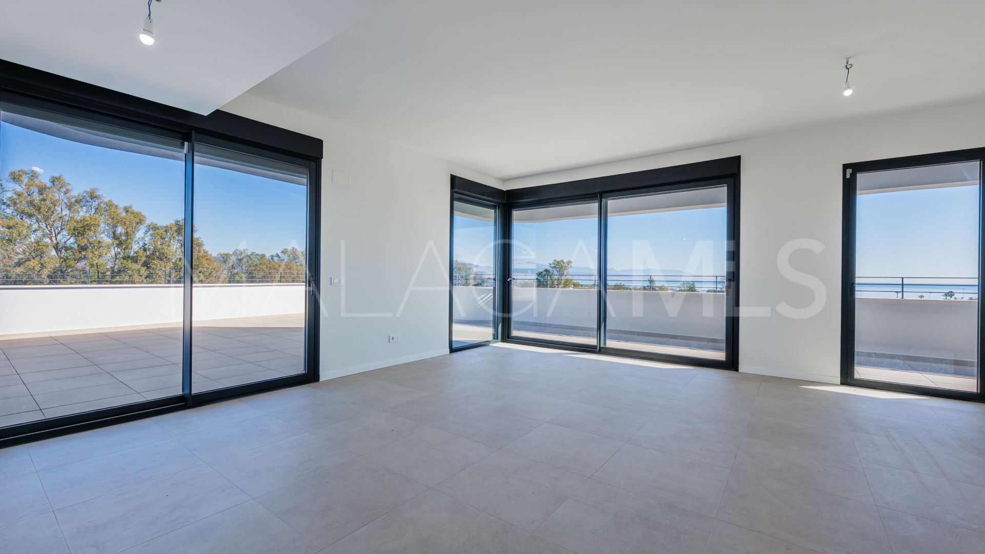 4 bedrooms penthouse for sale in Torremolinos