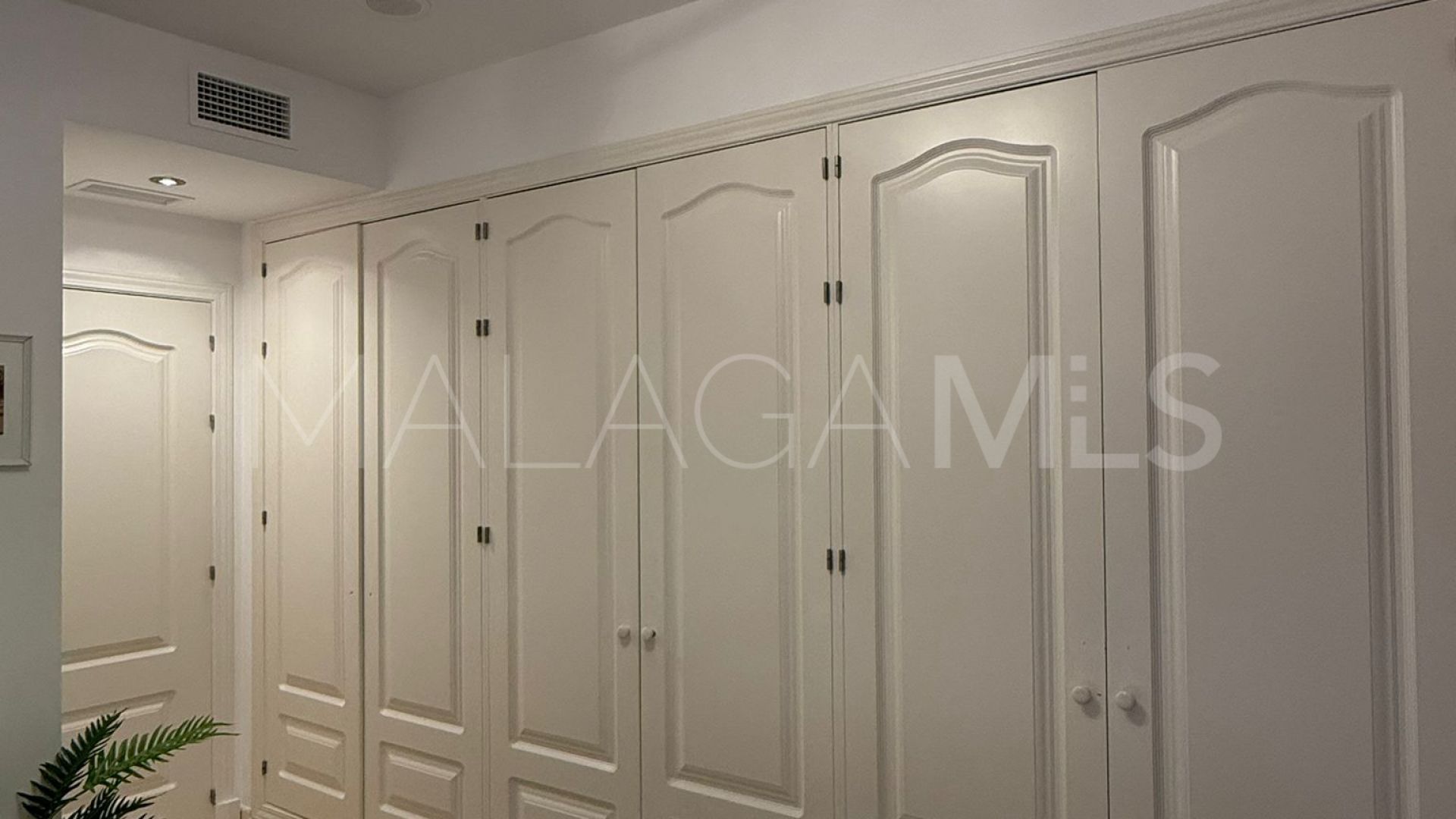 Markplanslägenhet for sale in Benatalaya