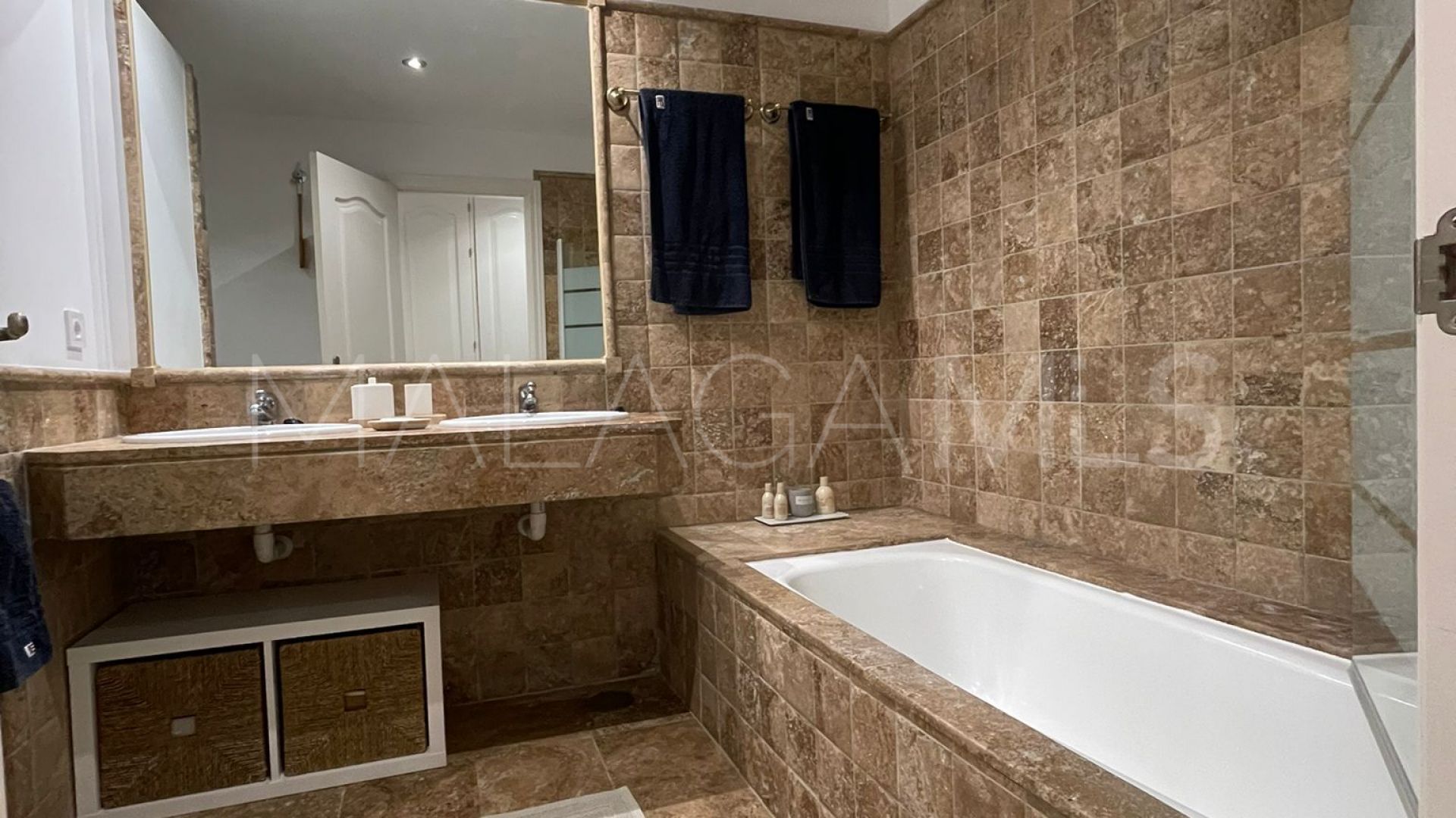 Markplanslägenhet for sale in Benatalaya