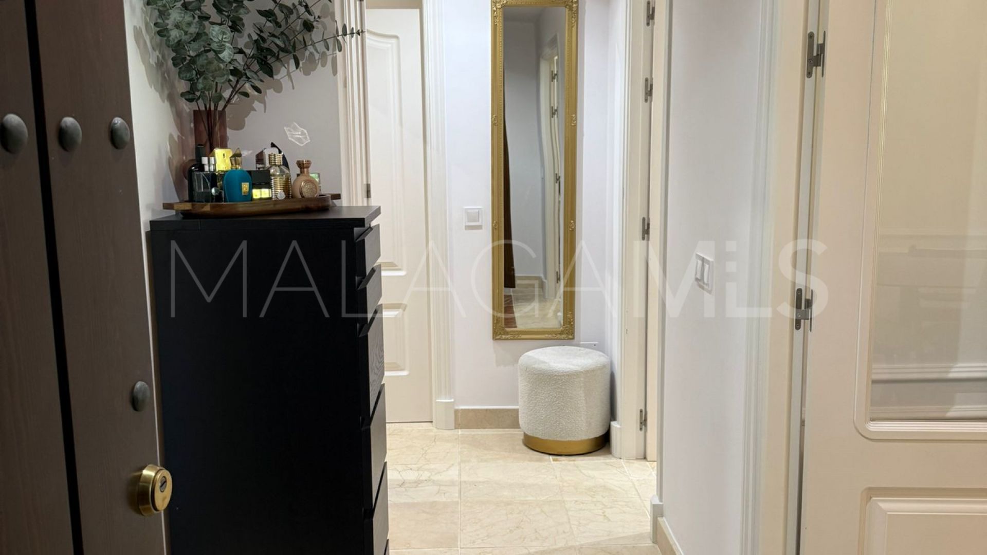 Markplanslägenhet for sale in Benatalaya