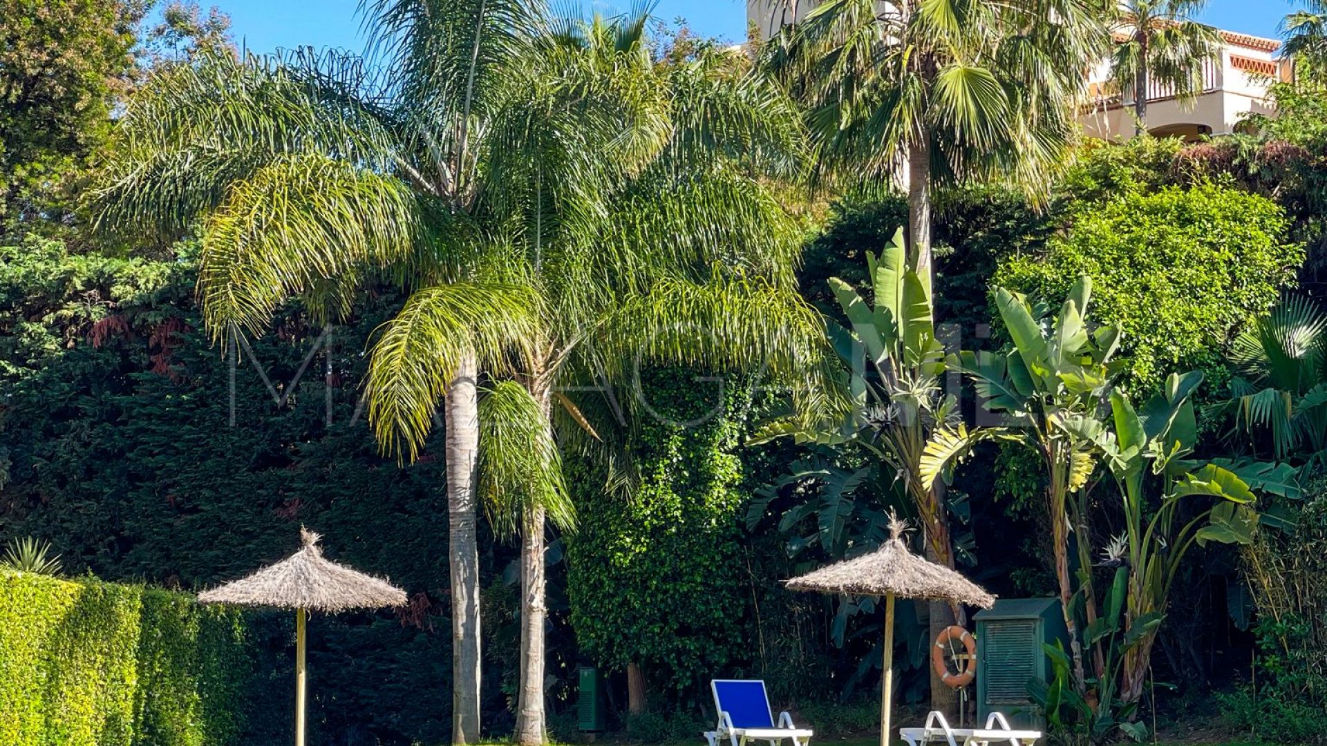 Markplanslägenhet for sale in Benatalaya