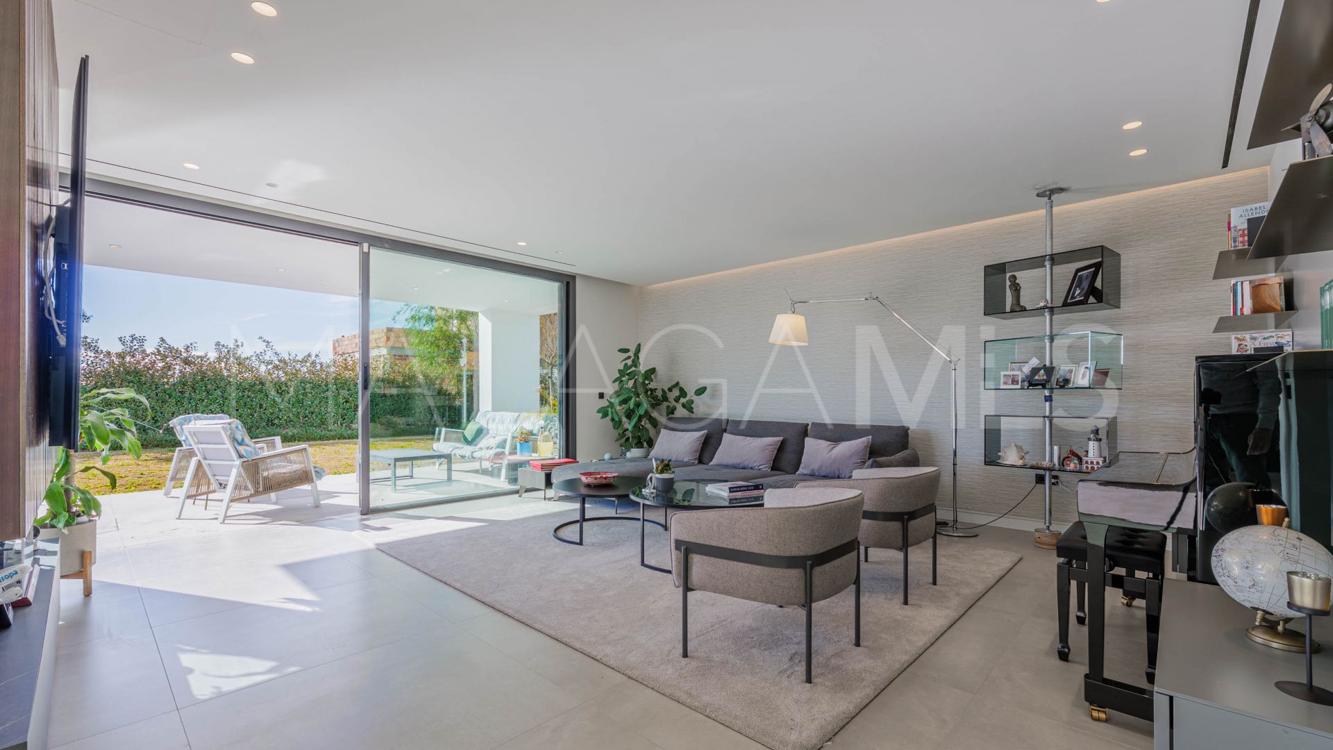 Malaga - Este villa for sale