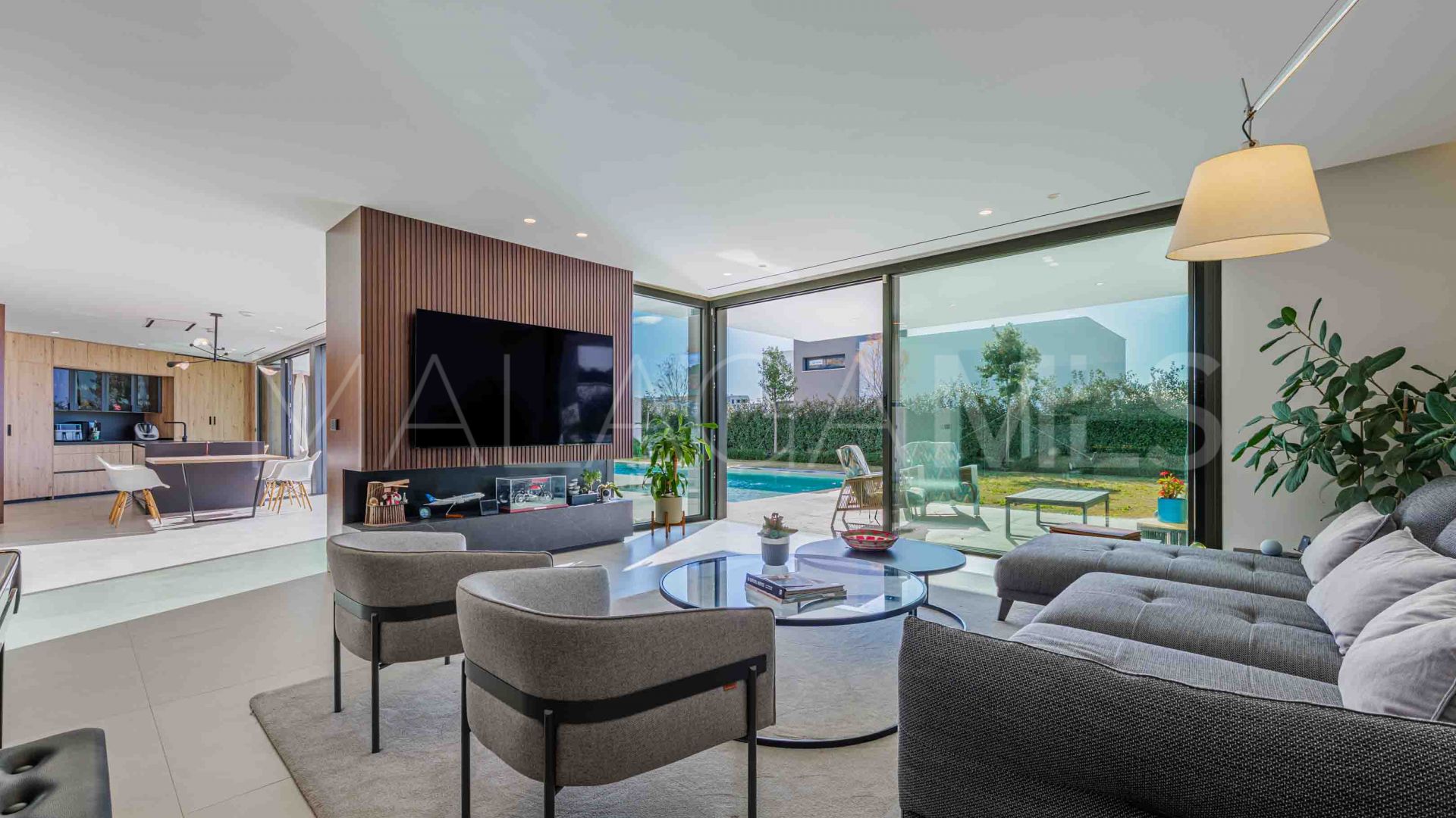 Malaga - Este villa for sale