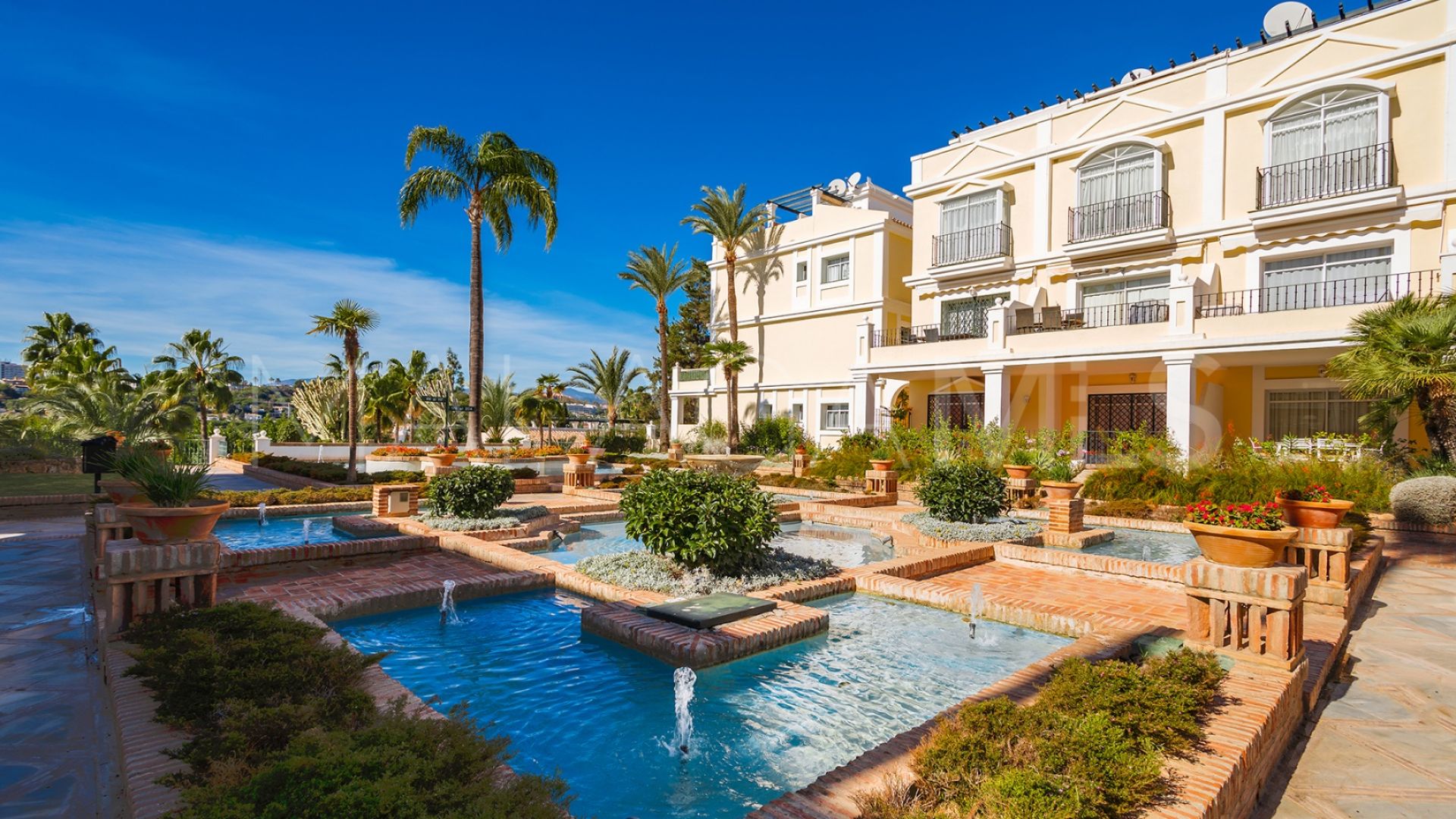 Reihenhaus for sale in Aloha Gardens