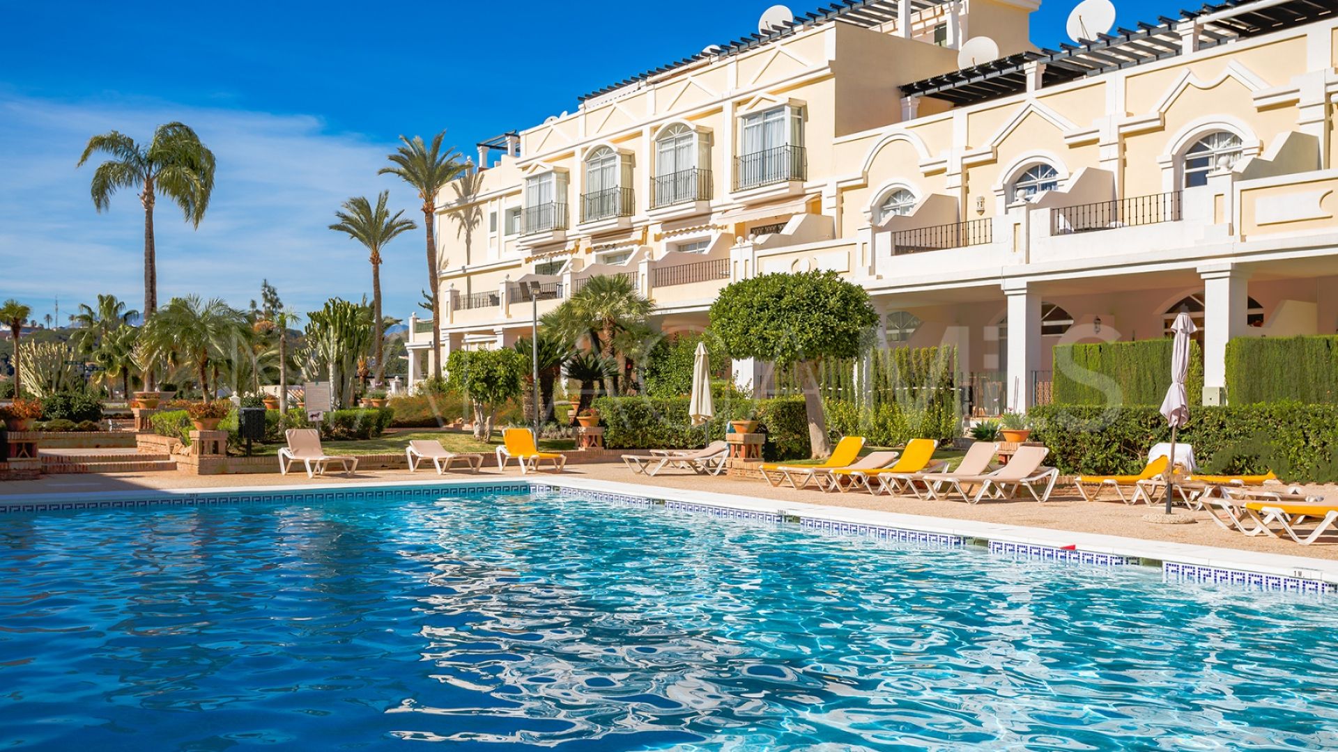 Reihenhaus for sale in Aloha Gardens