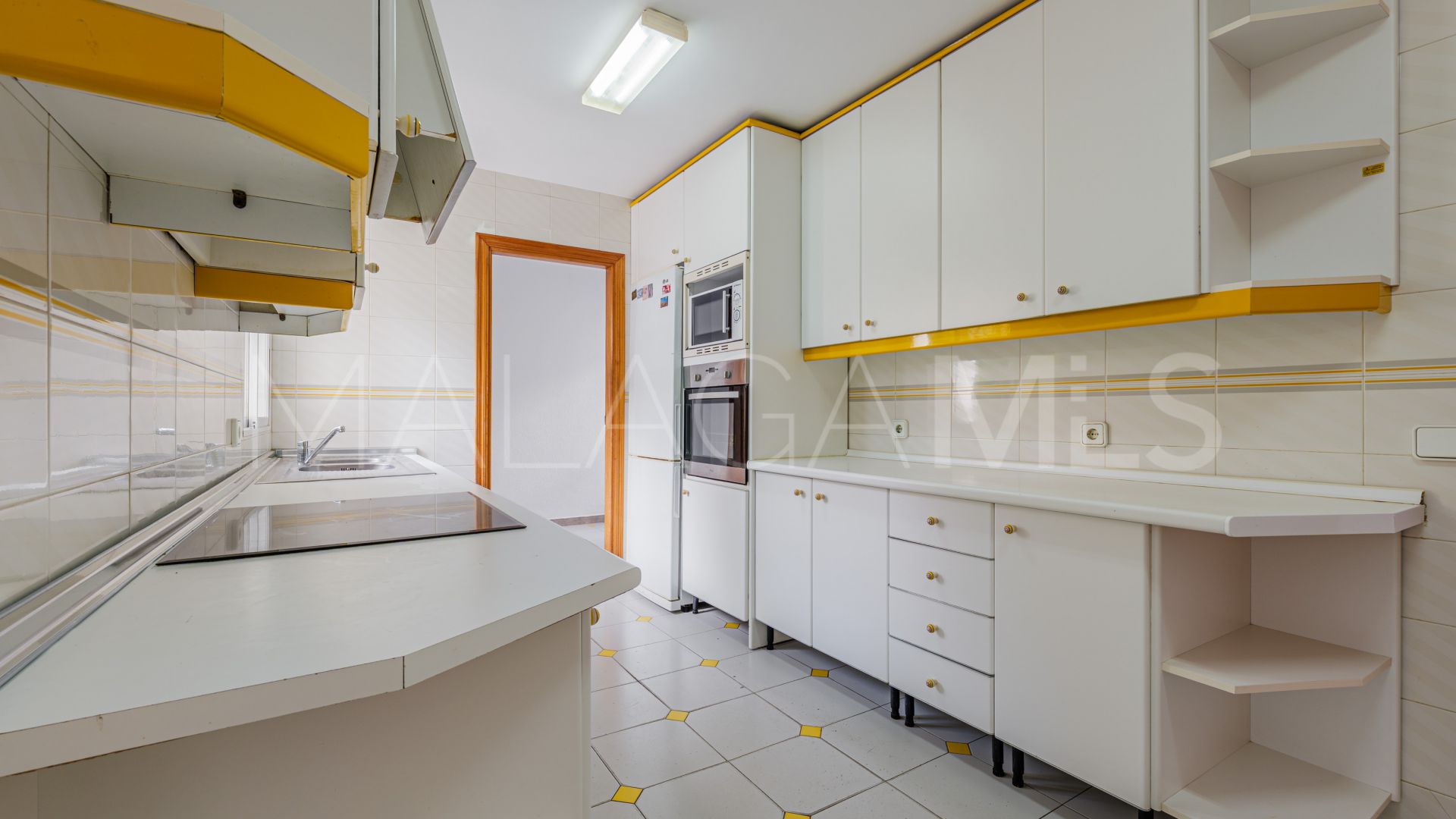 For sale 4 bedrooms duplex penthouse in Cerrado Calderón - El Morlaco